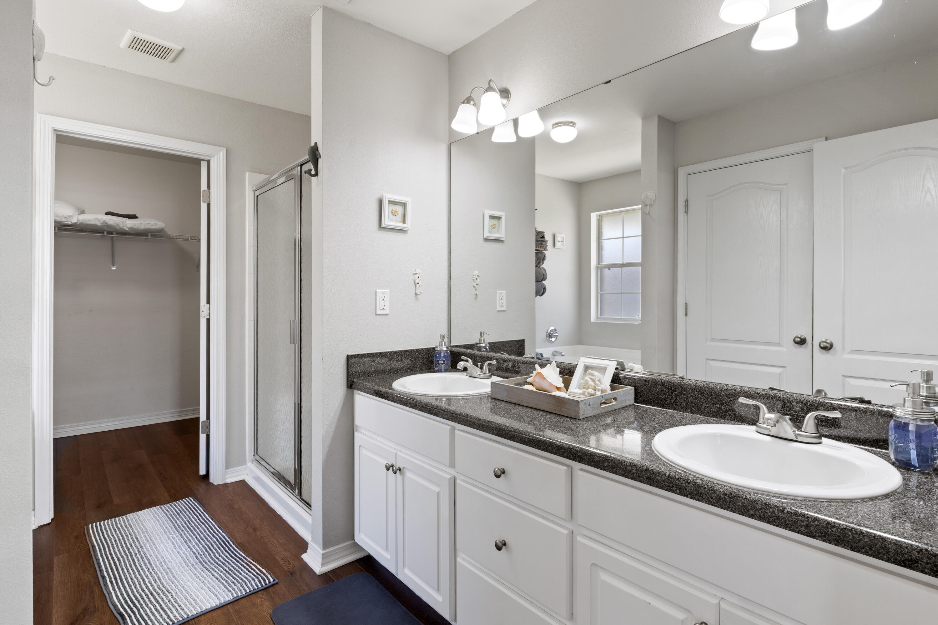 CREETWOOD VILLAGE - Residential