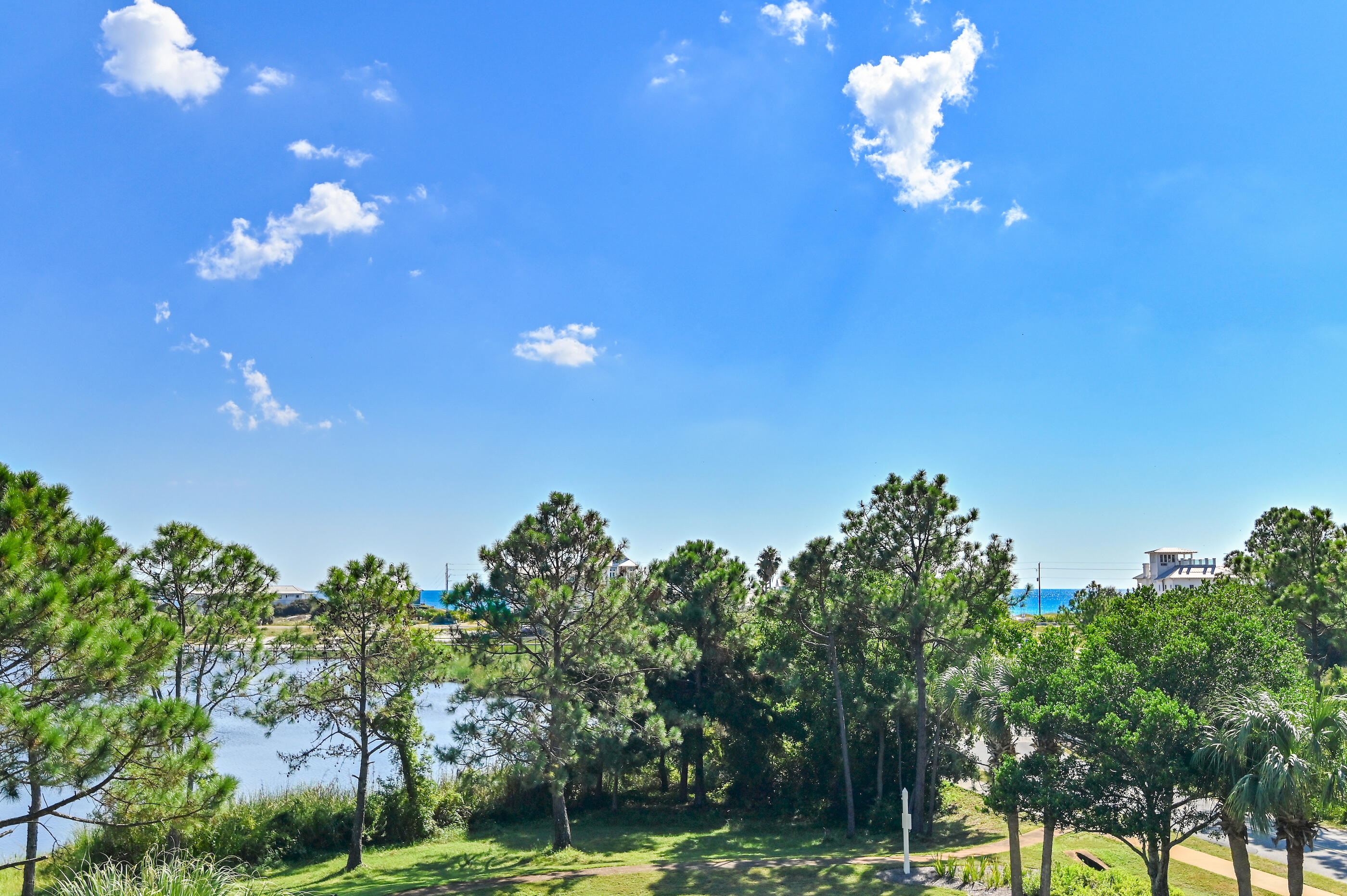 DUNE BREEZE VILLAS - Residential