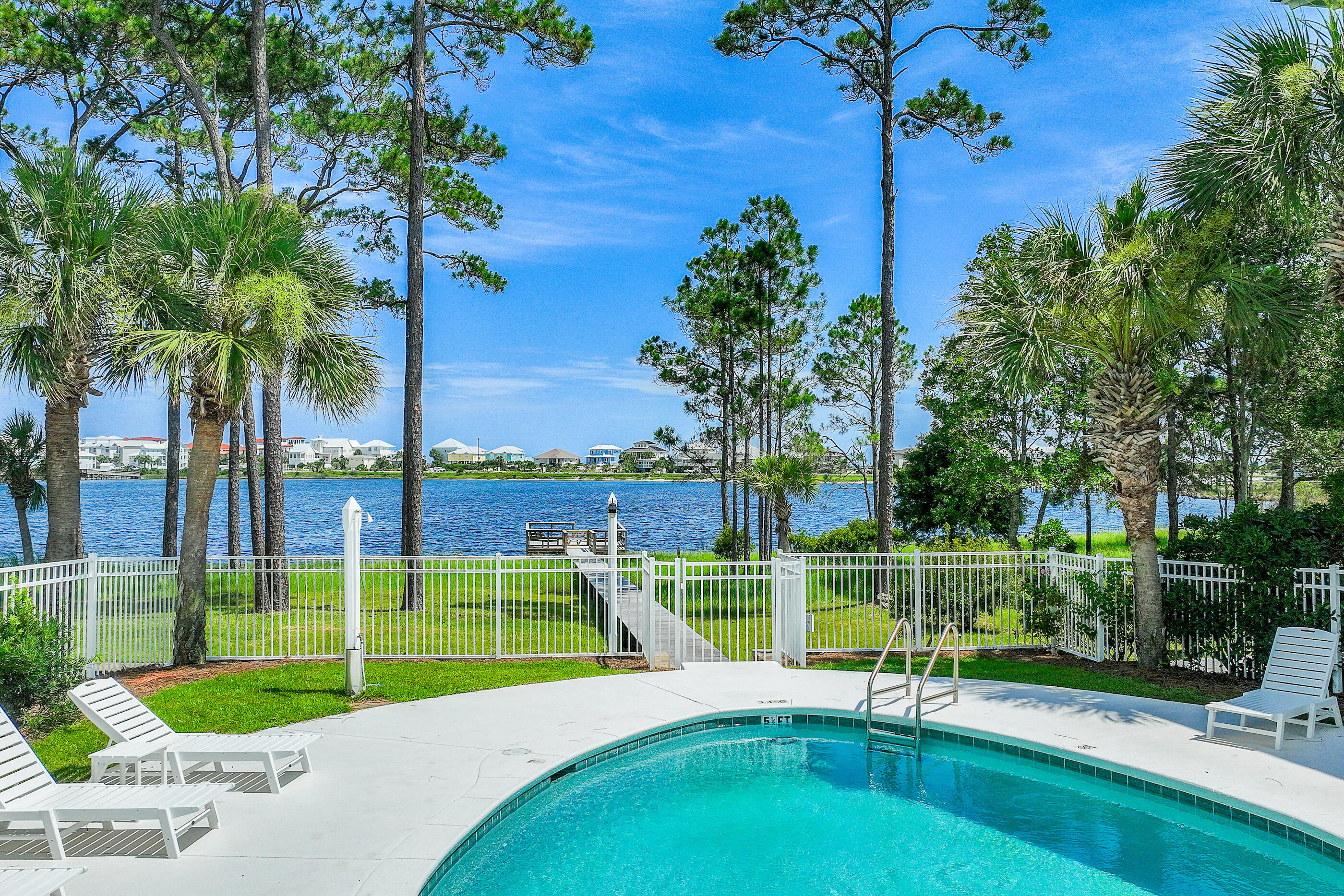 DUNE BREEZE VILLAS - Residential