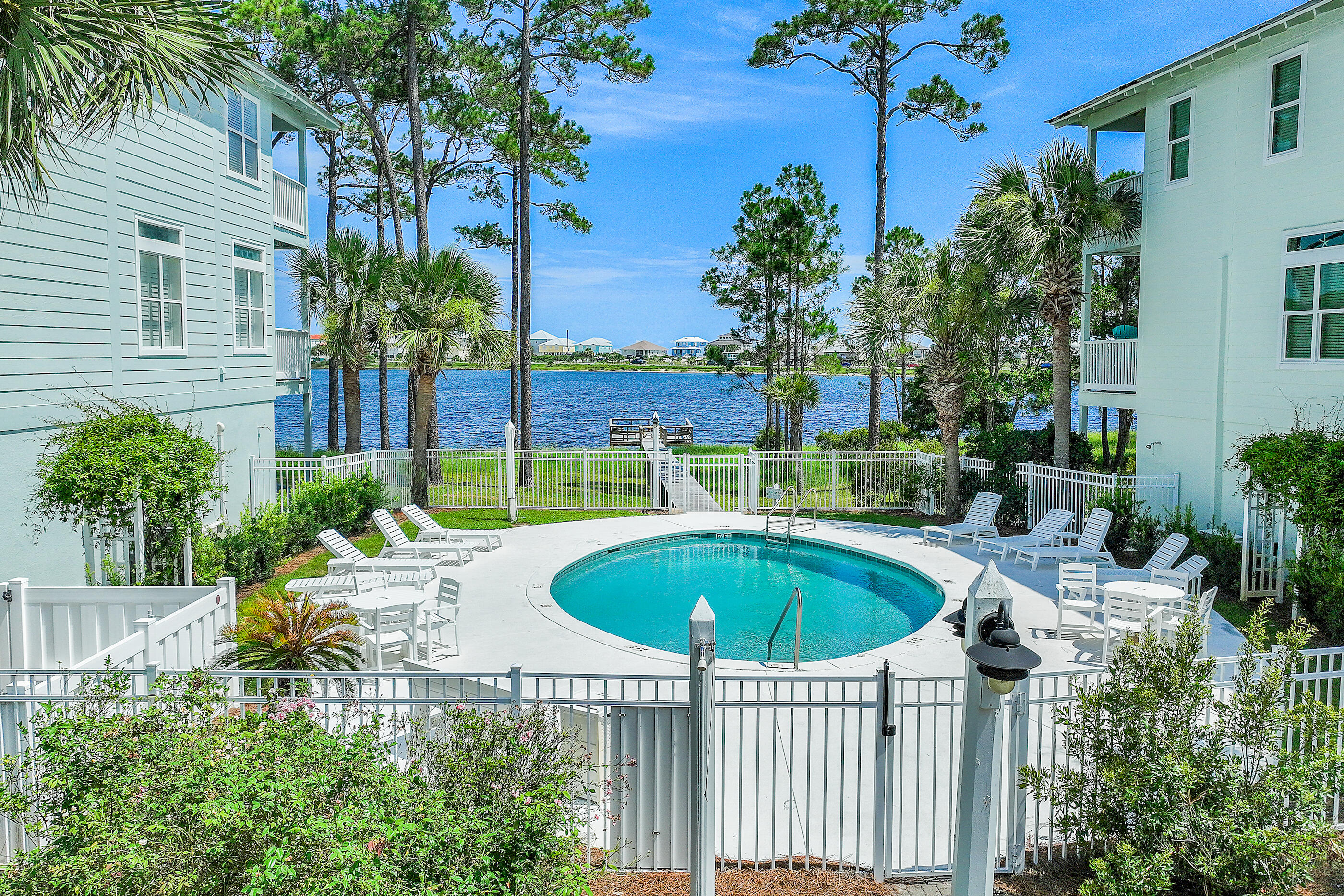 DUNE BREEZE VILLAS - Residential