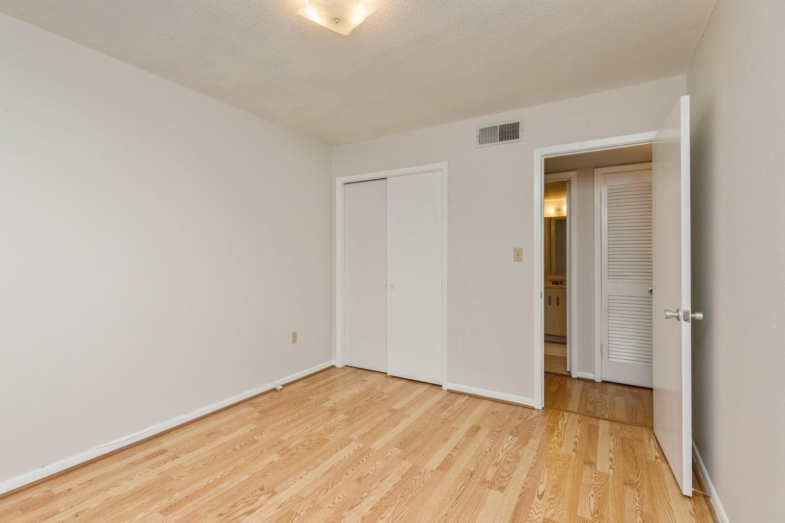 COUNTRY CLUB CONDO - Residential