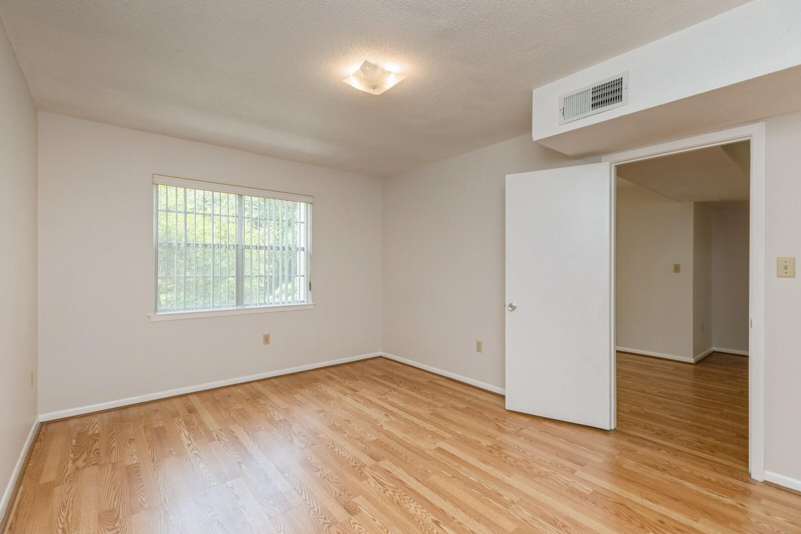 COUNTRY CLUB CONDO - Residential