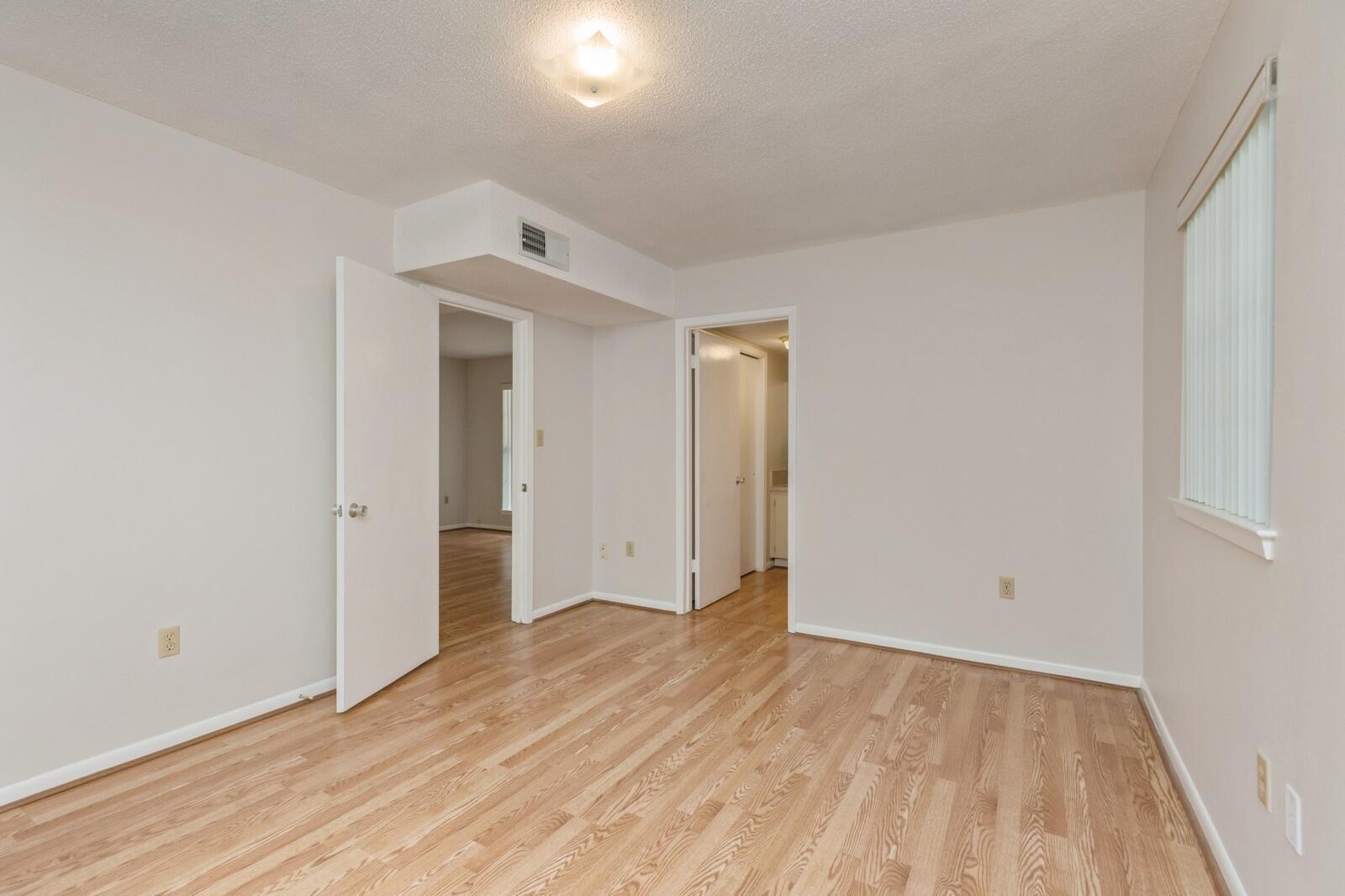 COUNTRY CLUB CONDO - Residential