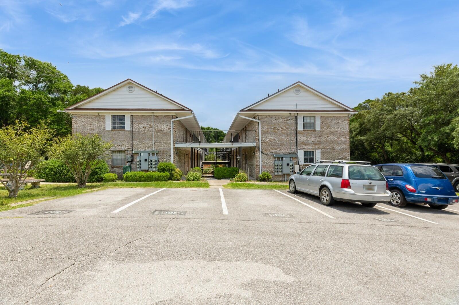 COUNTRY CLUB CONDO - Residential