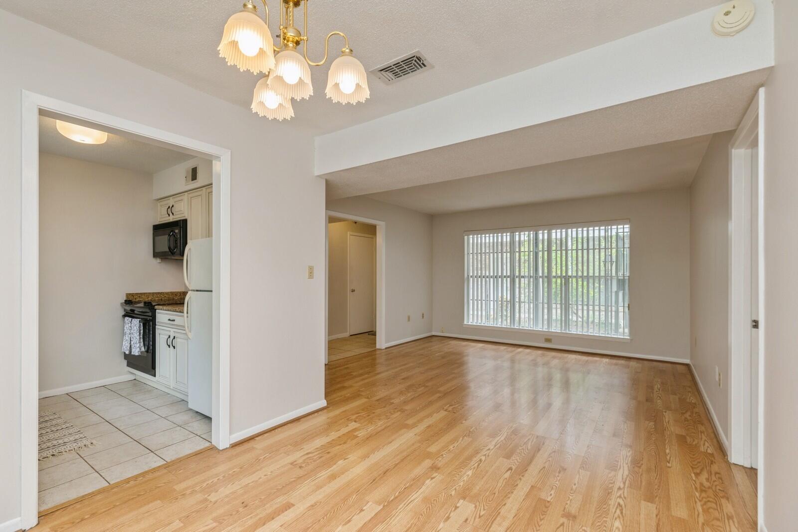COUNTRY CLUB CONDO - Residential