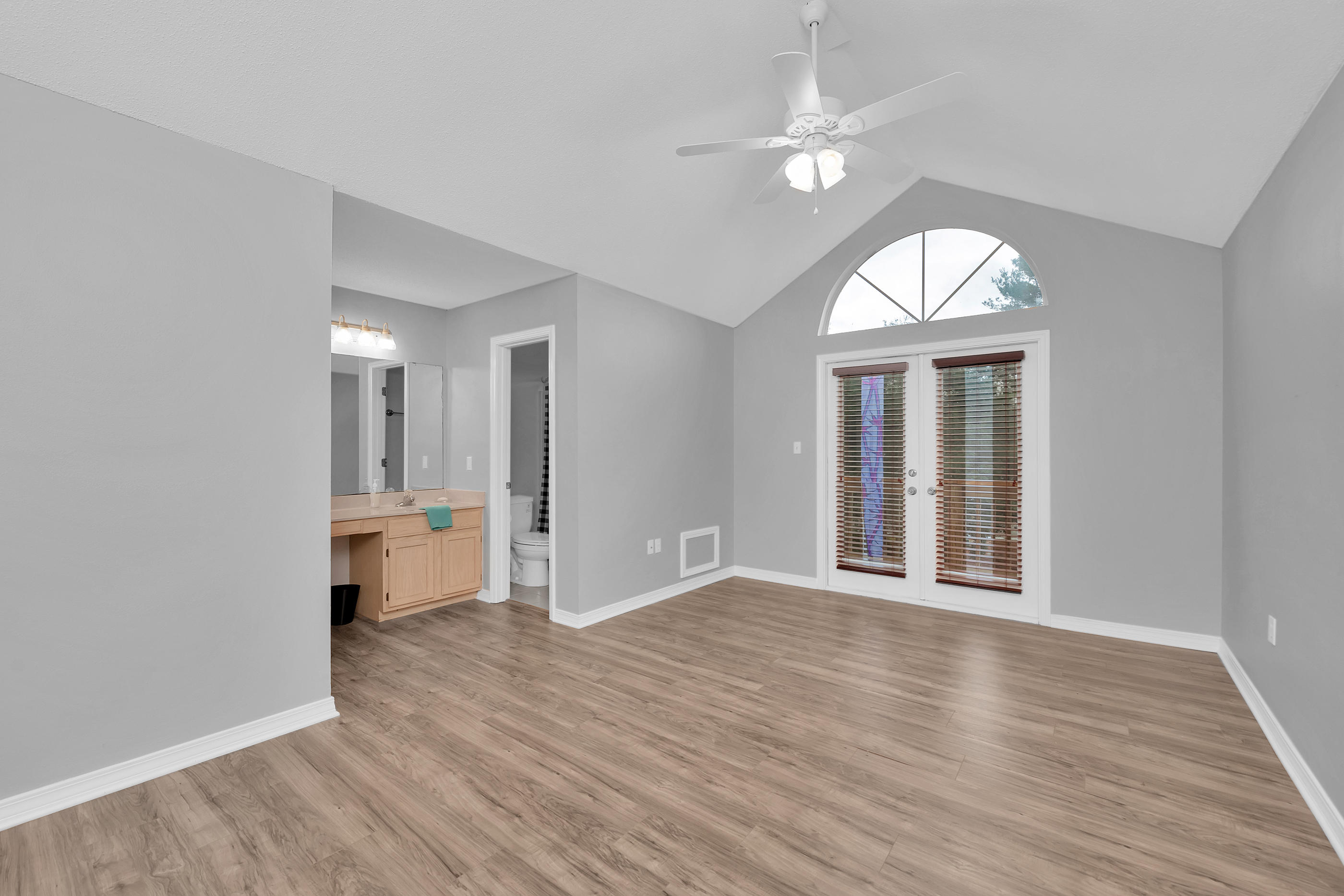 HIDDEN BAY VILLAGE - Residential