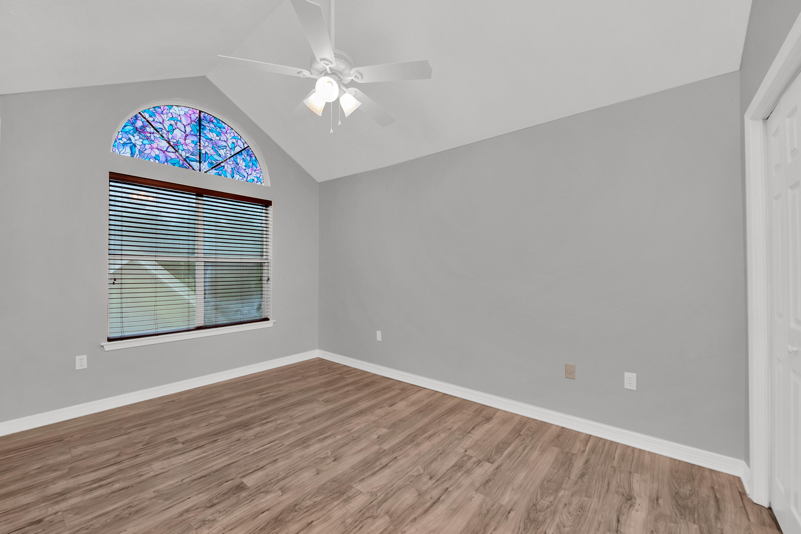 HIDDEN BAY VILLAGE - Residential