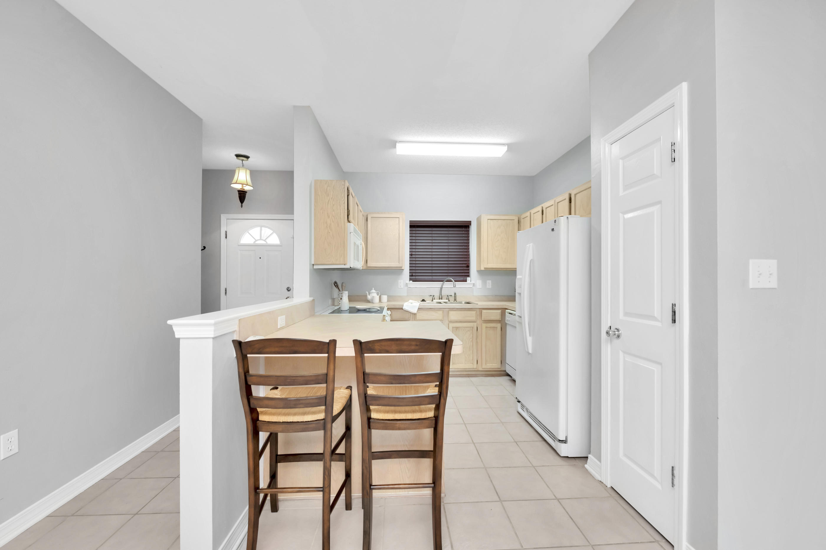 HIDDEN BAY VILLAGE - Residential