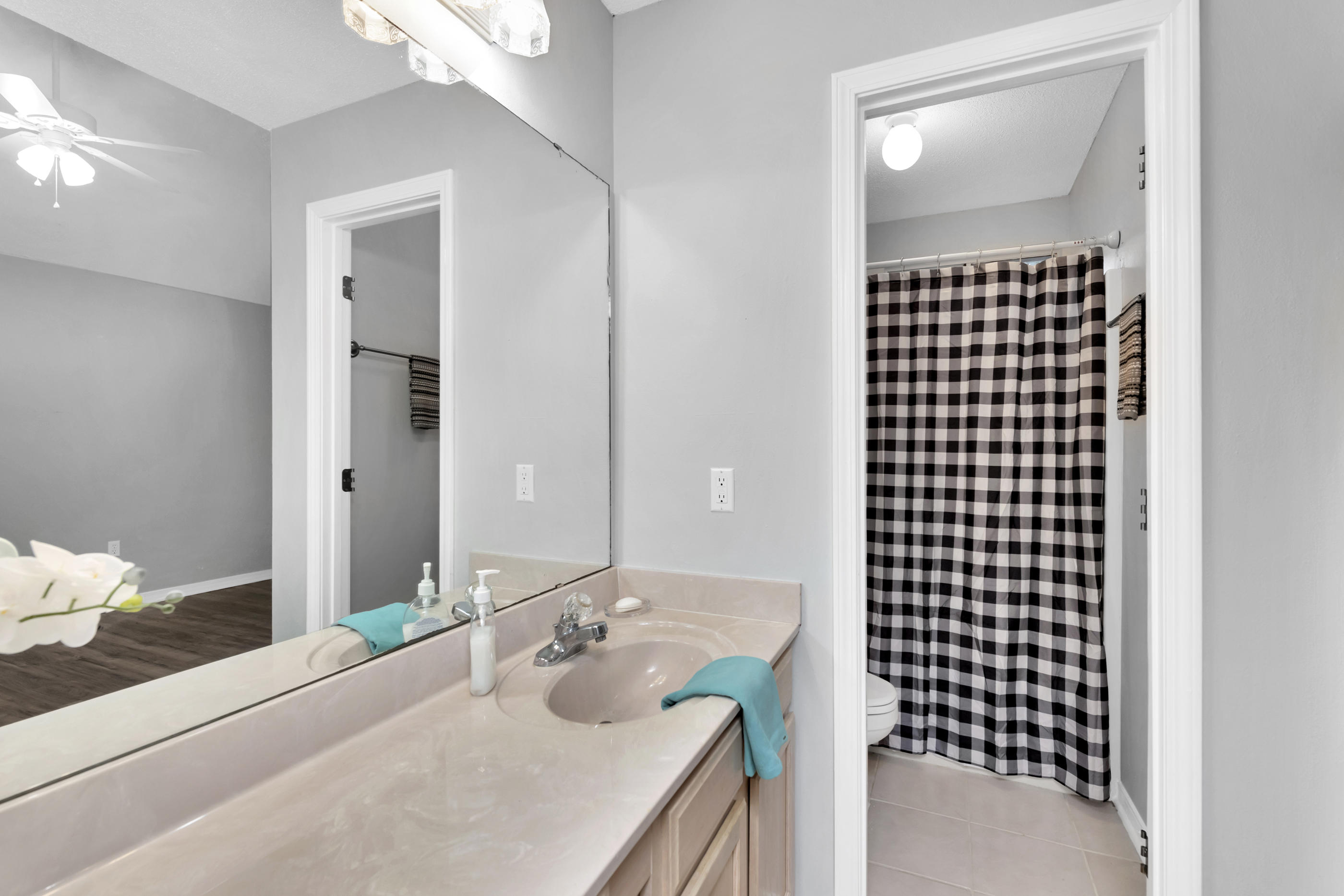 HIDDEN BAY VILLAGE - Residential