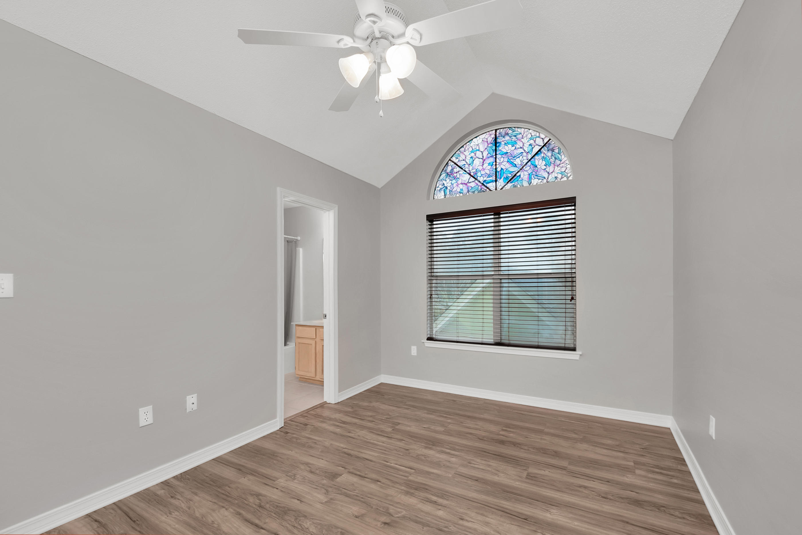 HIDDEN BAY VILLAGE - Residential