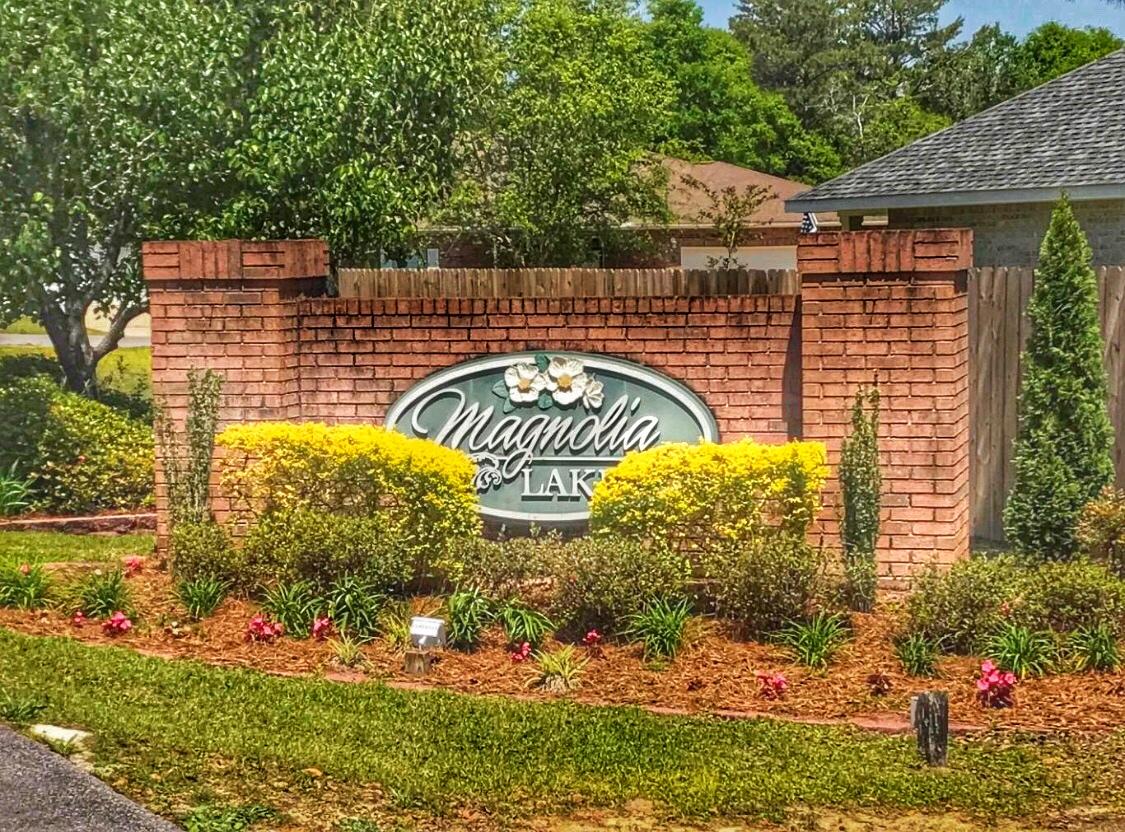 LAKEFRONT LOT! Magnolia Lake Estates is one of the finest subdivisions in DeFuniak Springs. All lot owners have private lake access. Located in the city limits. All city utilities. Walking distance to a children's park. One way in and one way out gives the subdivision a gated community feel. You can buy it now and build later! Great investment!
