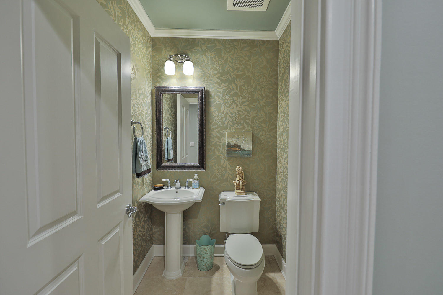 ONE WATER PLACE AT KELLY PLANTATION - Residential