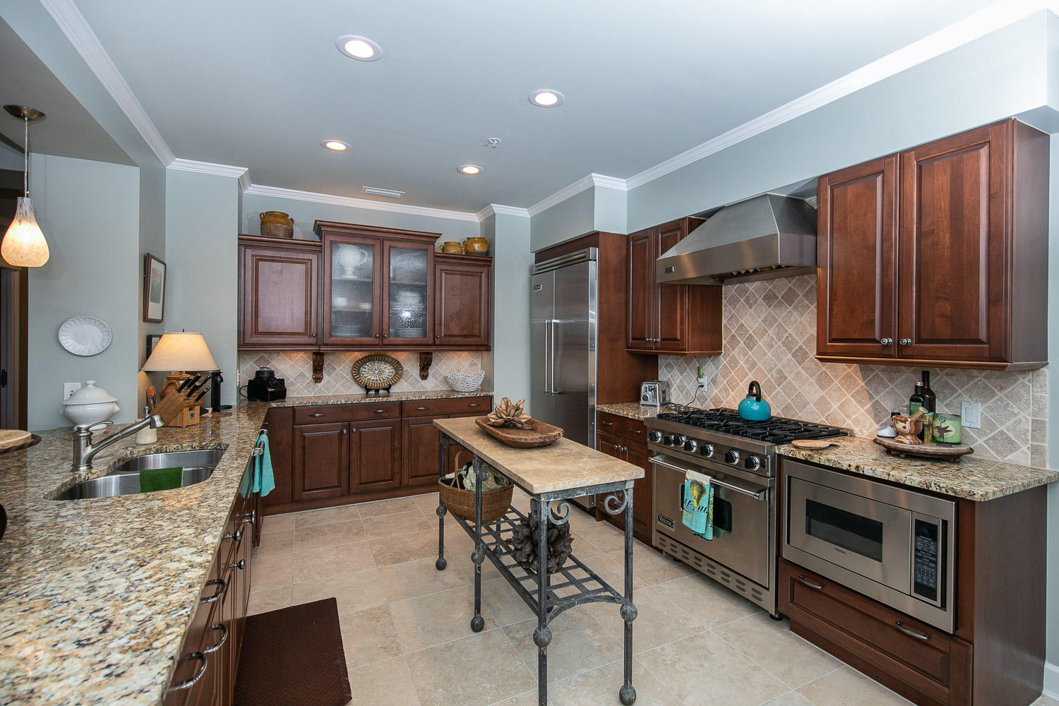 ONE WATER PLACE AT KELLY PLANTATION - Residential