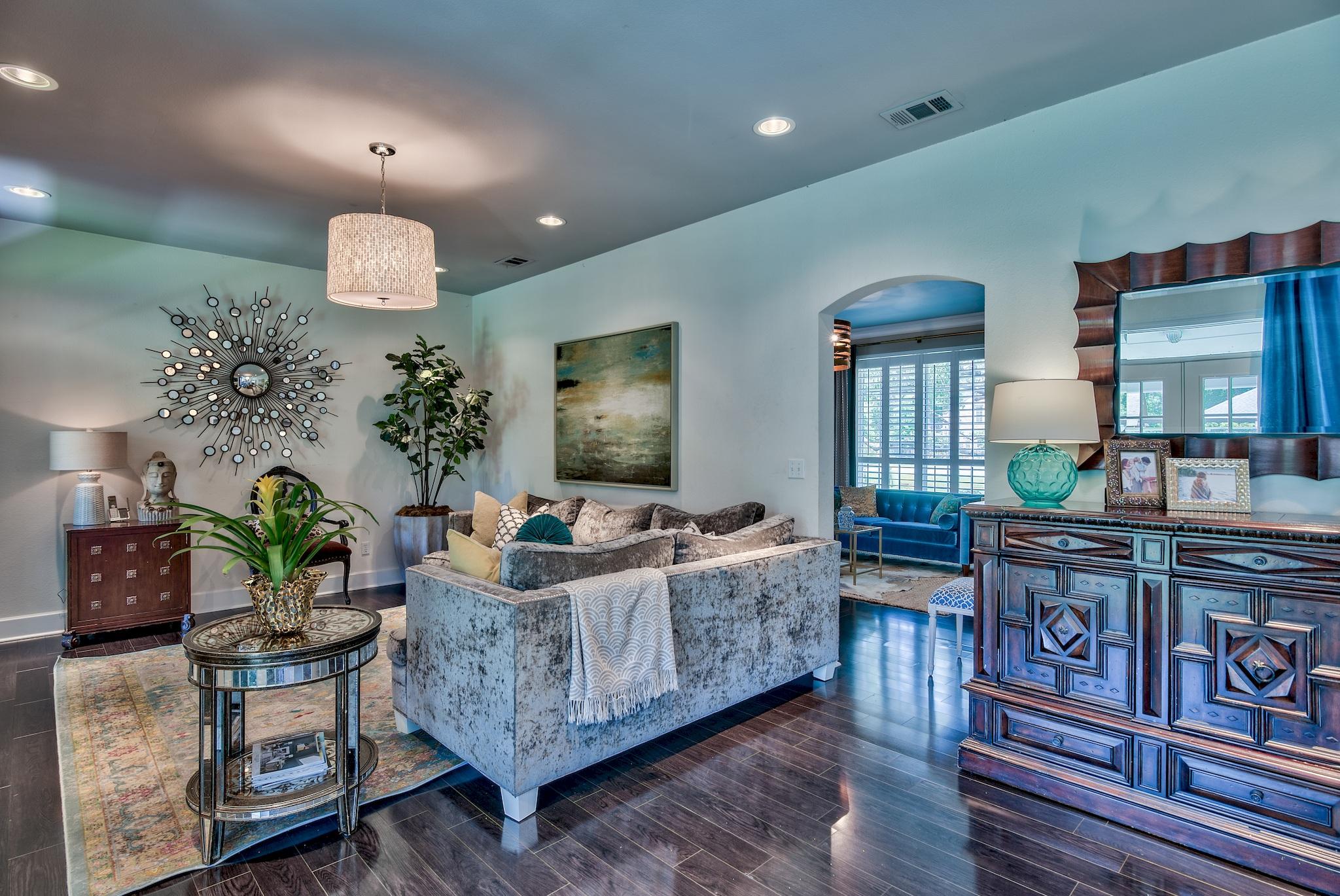 WINDSOR FOREST - Residential