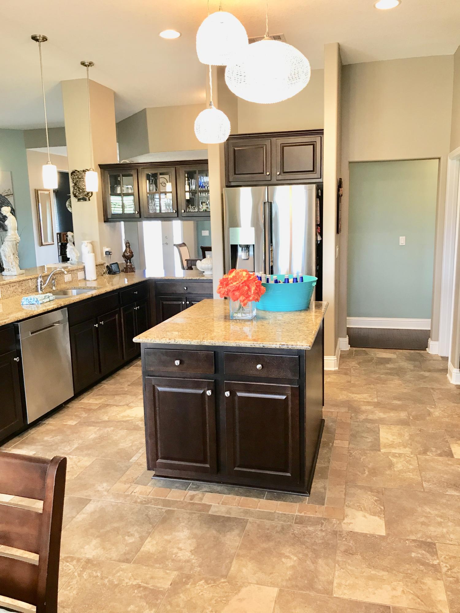 BROWNSTONE MANOR - Residential