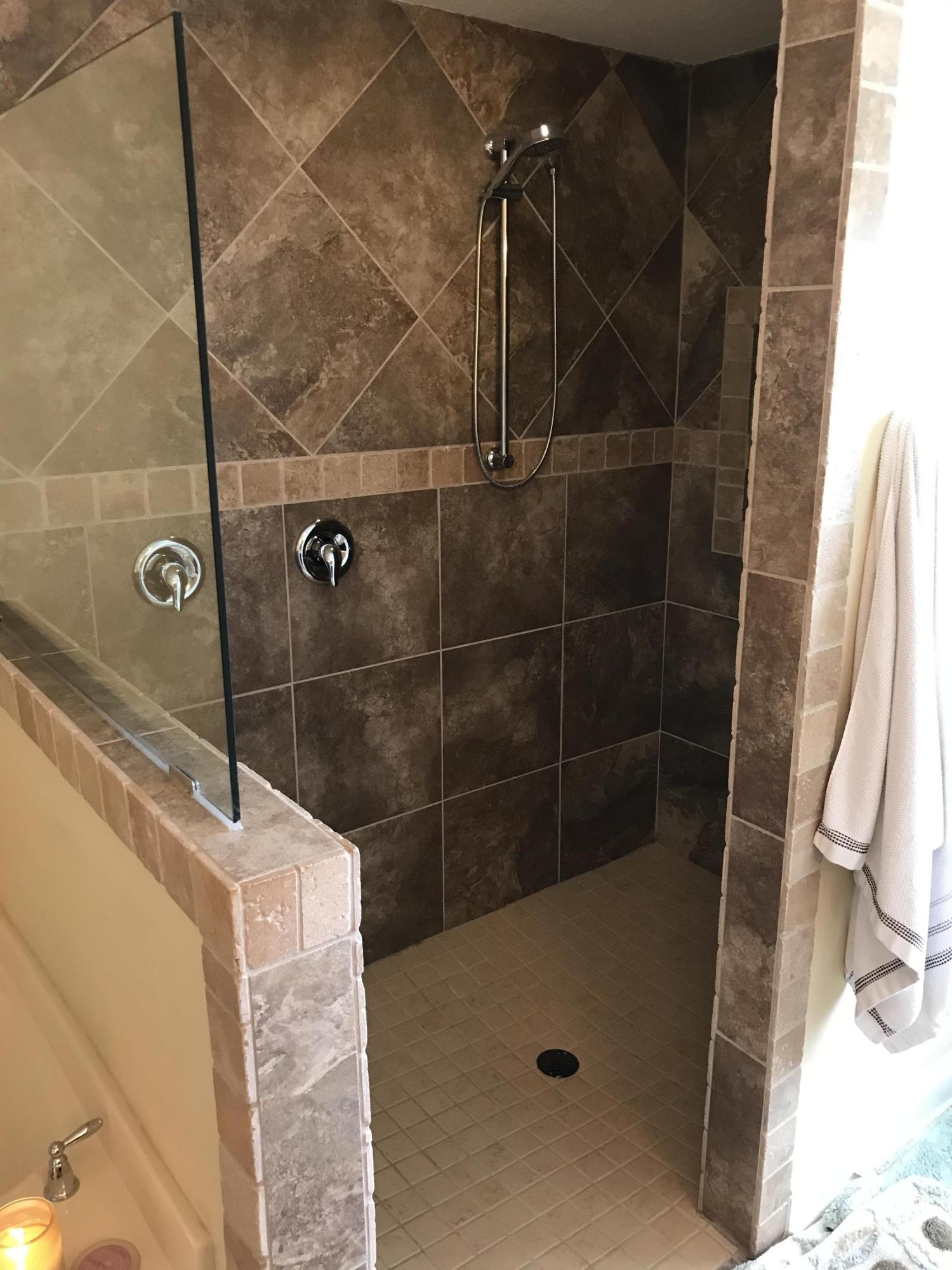 BROWNSTONE MANOR - Residential