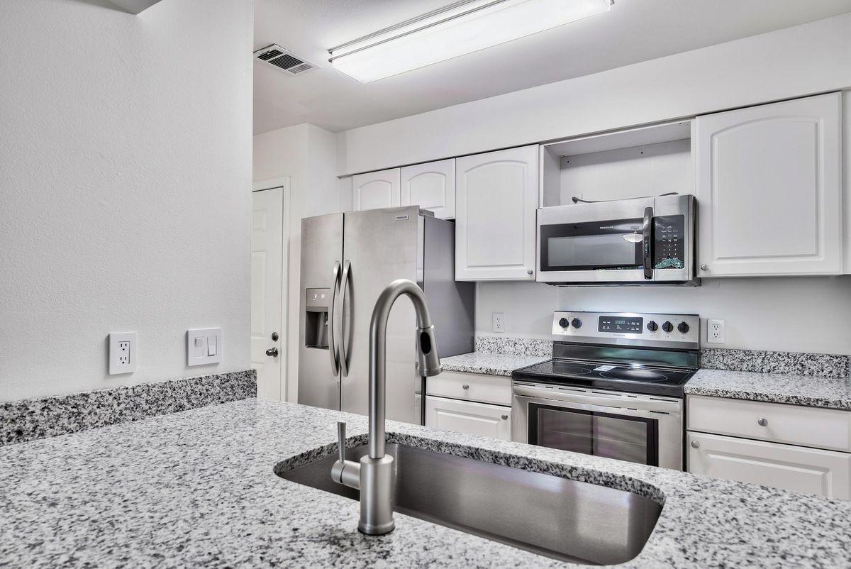 CASSINE GARDENS T/H PH 4 - Residential