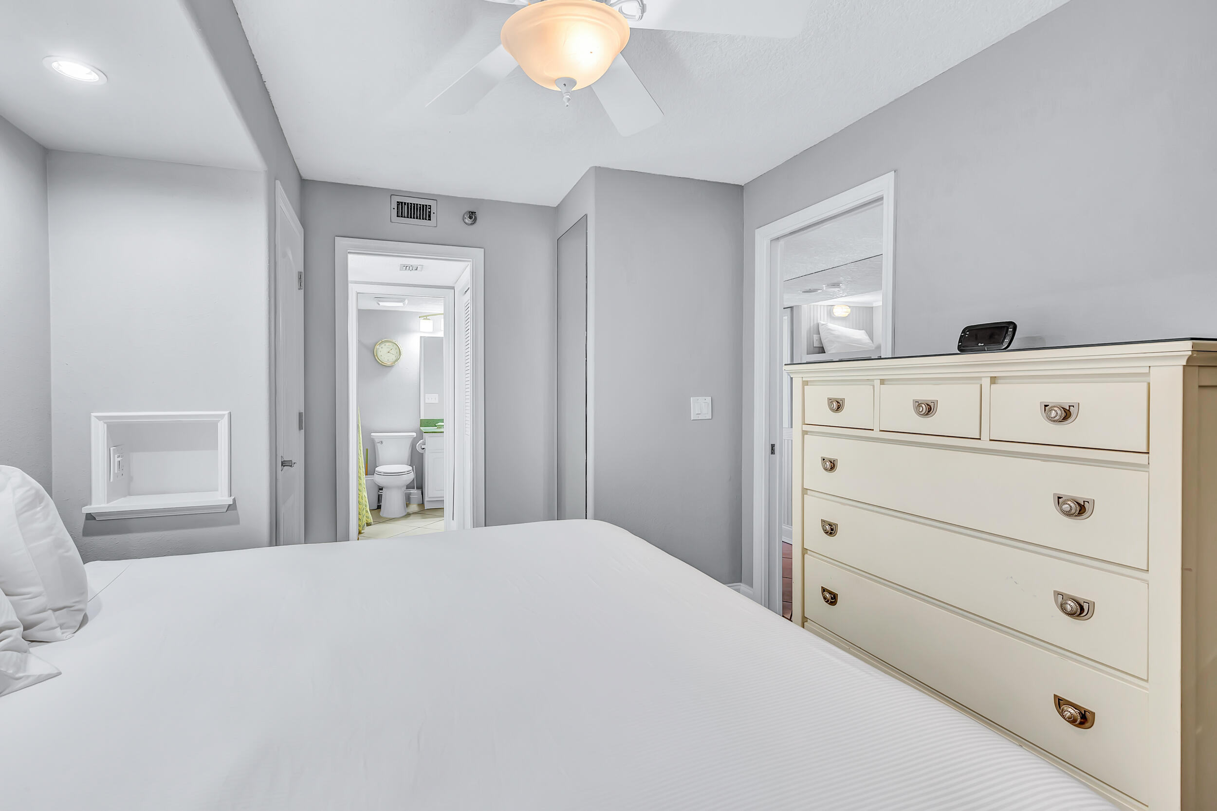 Sundestin International Condo - Residential