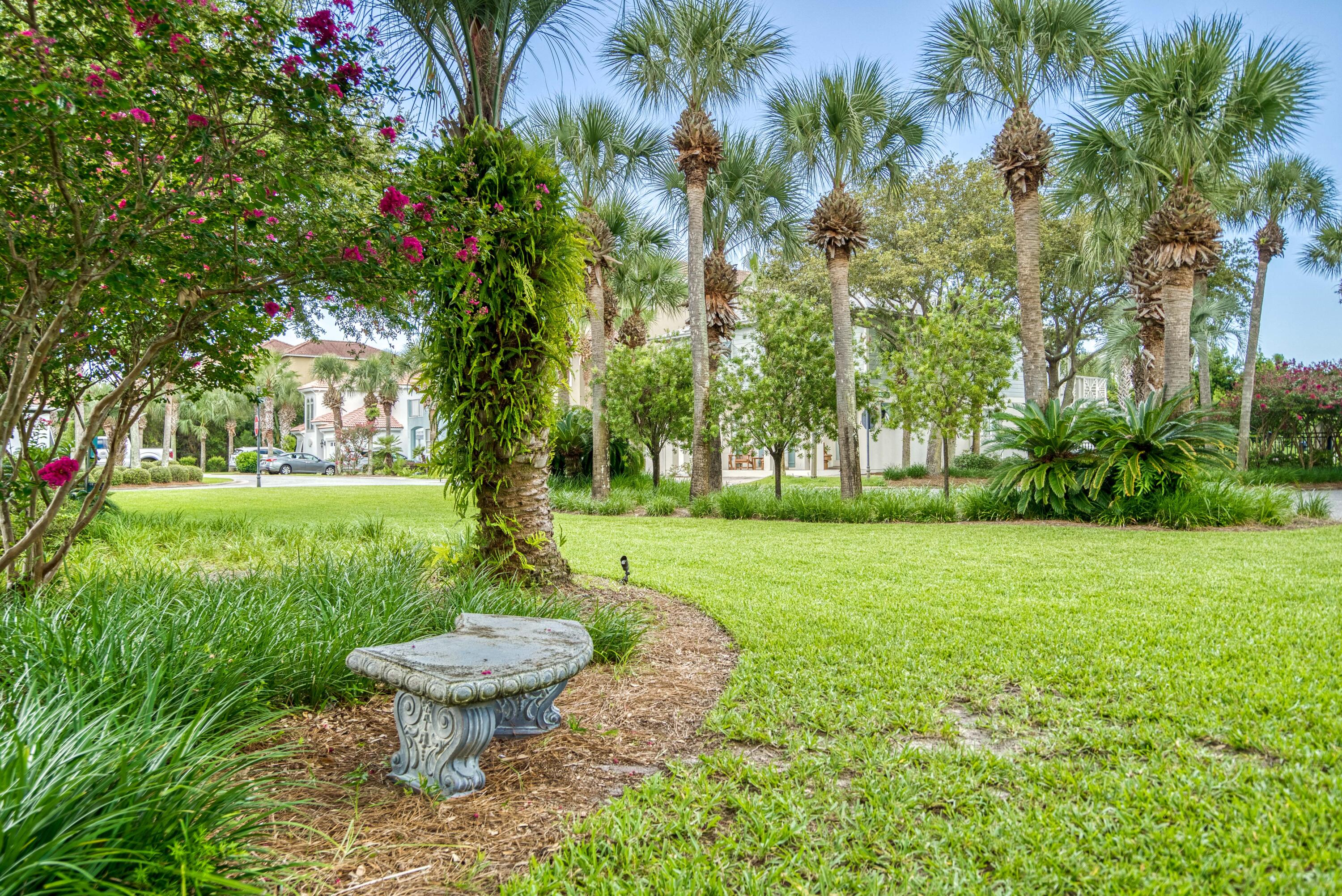 EMERALD WATERS VILLAGE - Residential