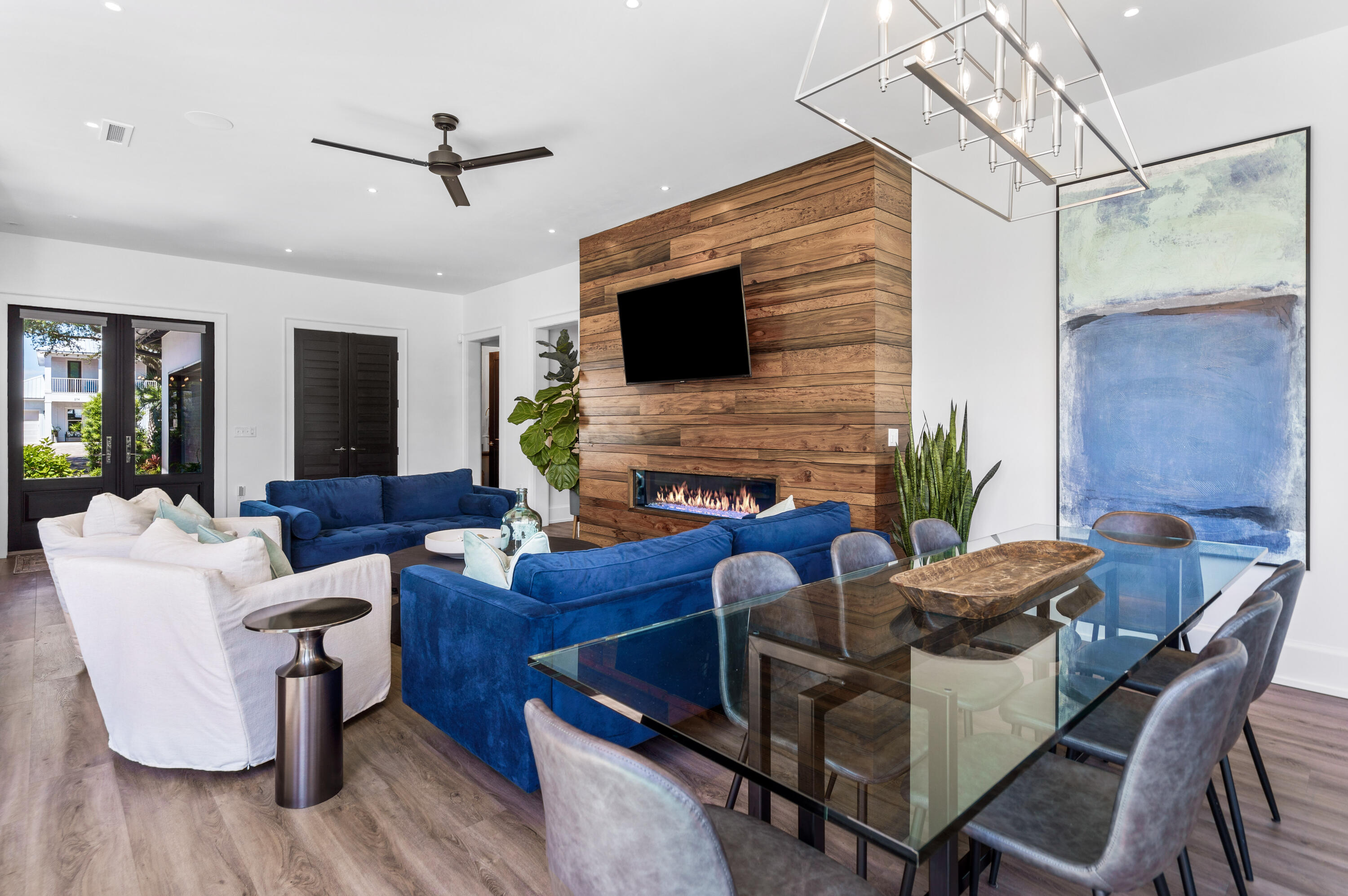 EMERALD WATERS VILLAGE - Residential