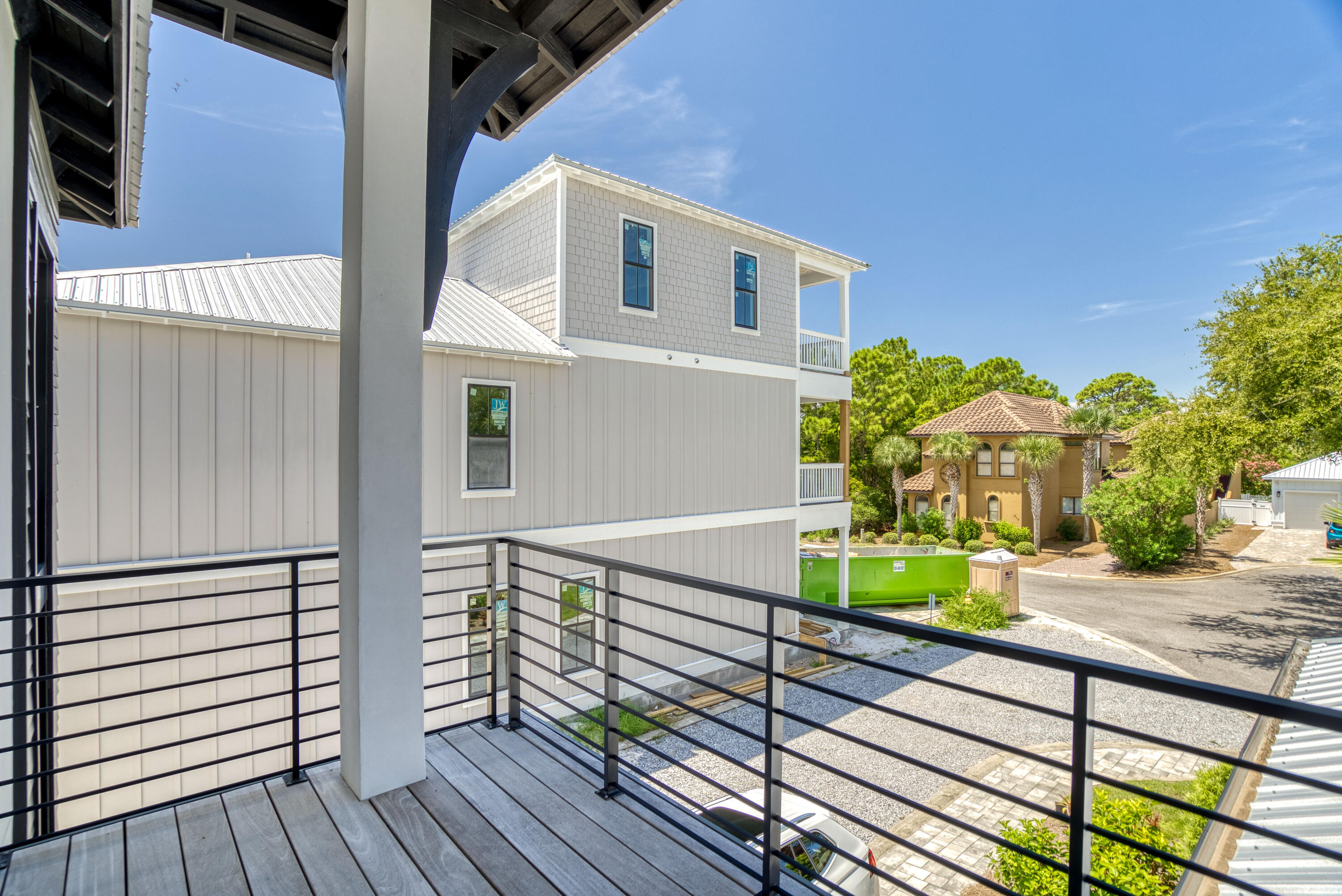EMERALD WATERS VILLAGE - Residential