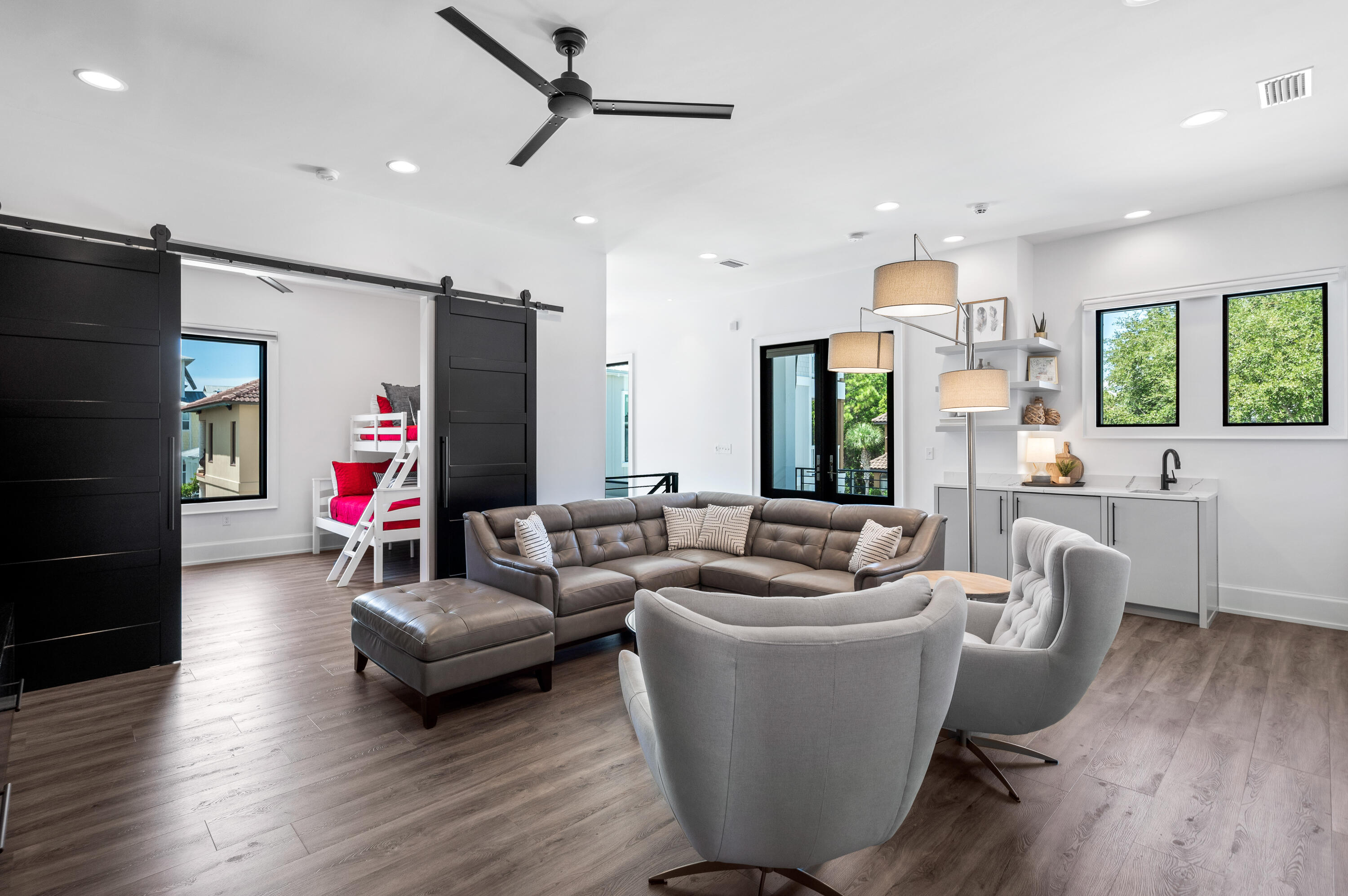 EMERALD WATERS VILLAGE - Residential