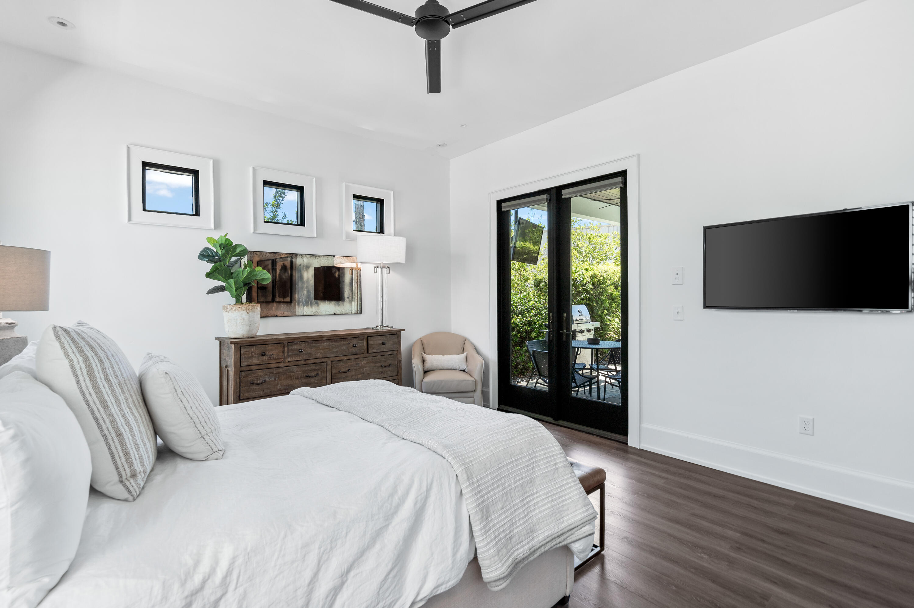 EMERALD WATERS VILLAGE - Residential