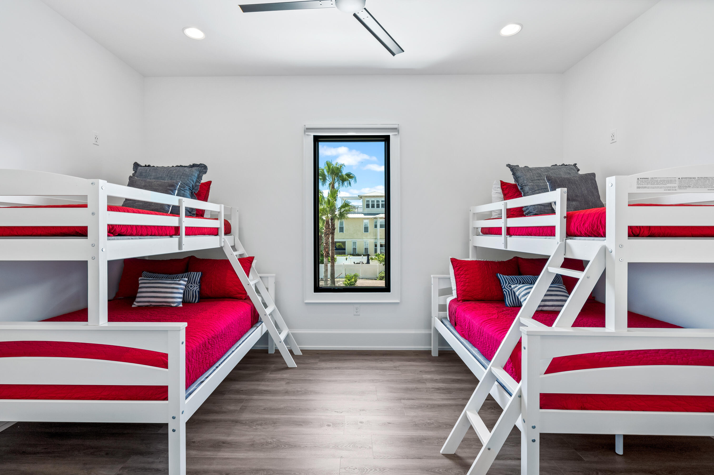 EMERALD WATERS VILLAGE - Residential