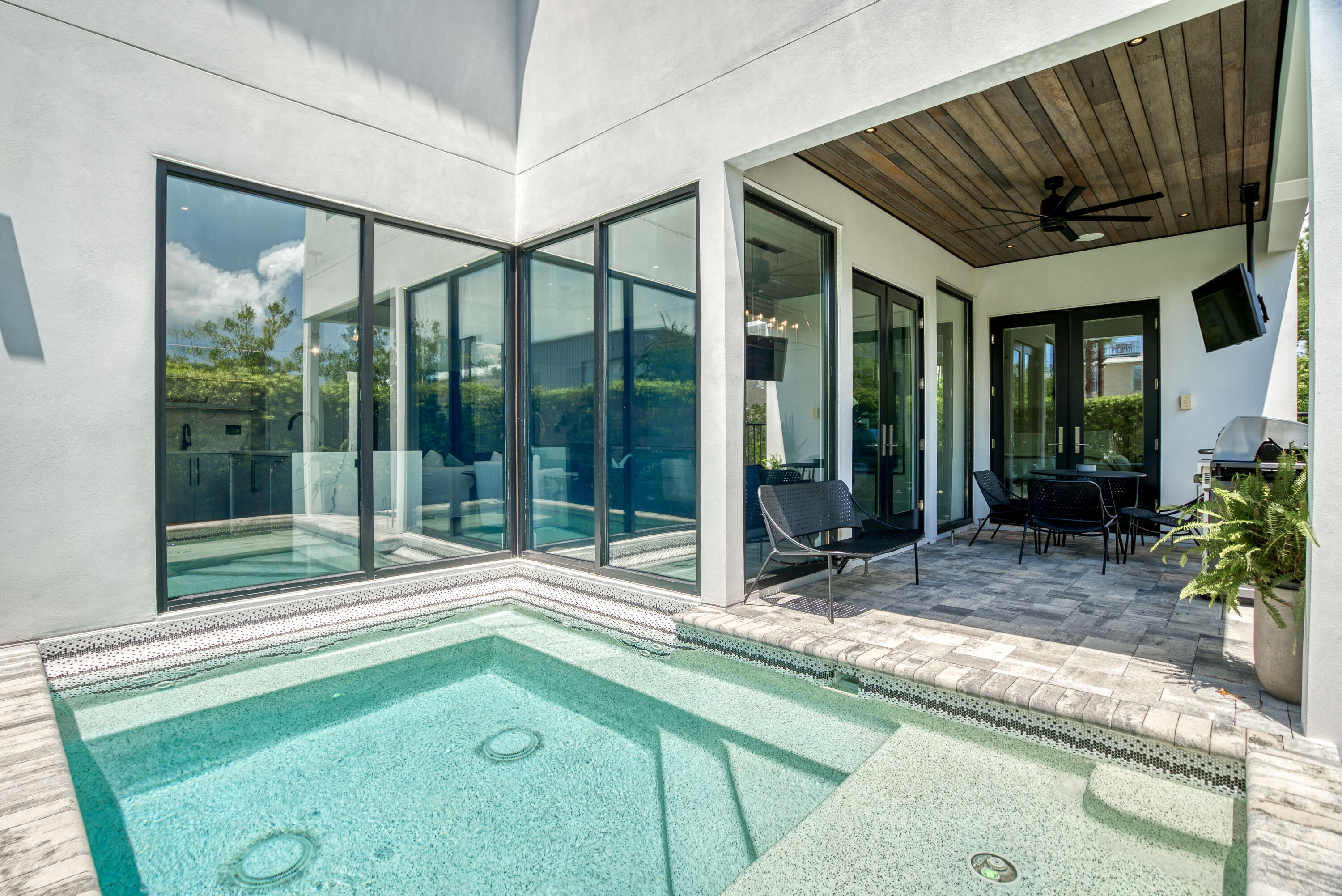 EMERALD WATERS VILLAGE - Residential