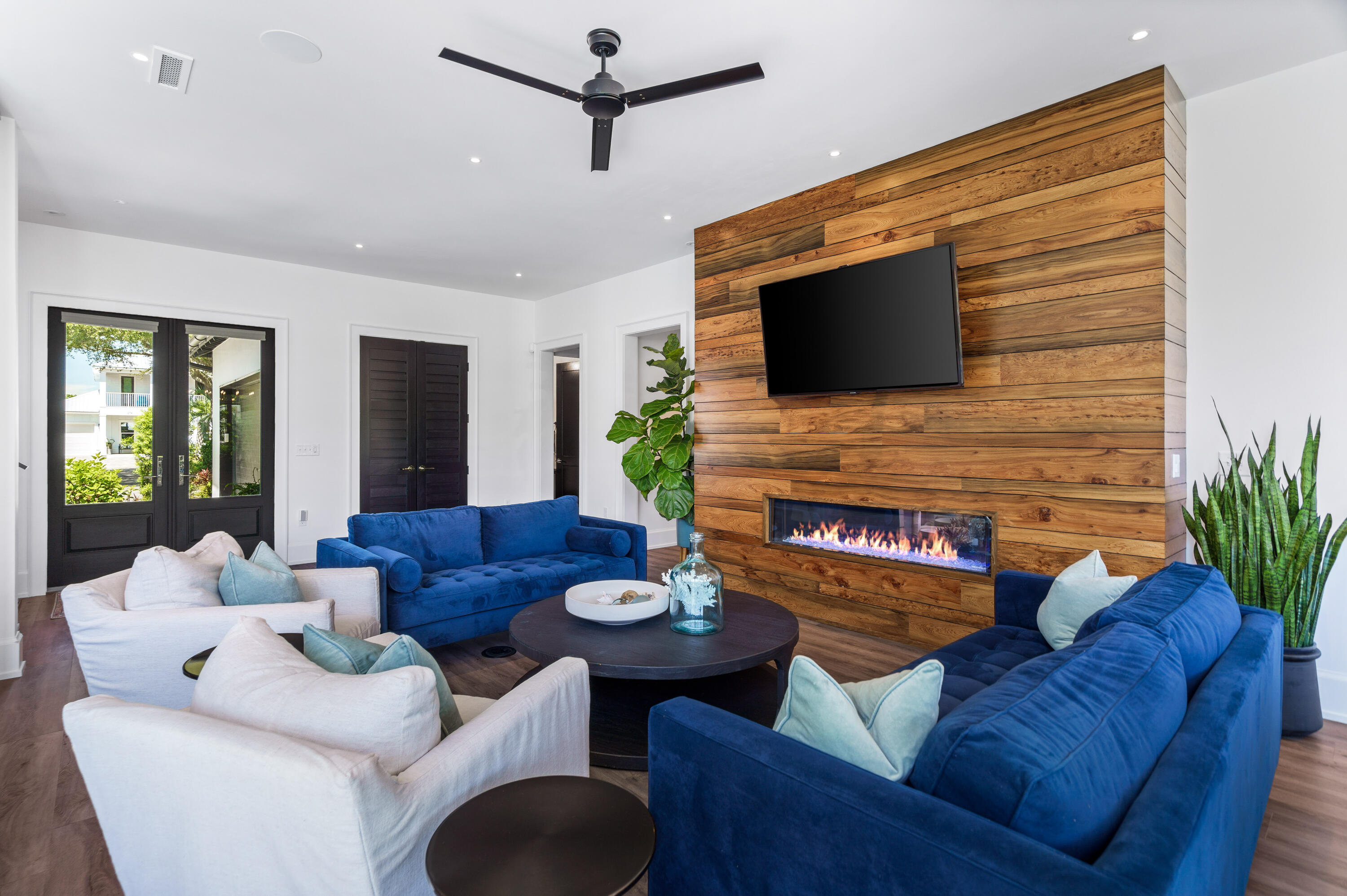 EMERALD WATERS VILLAGE - Residential