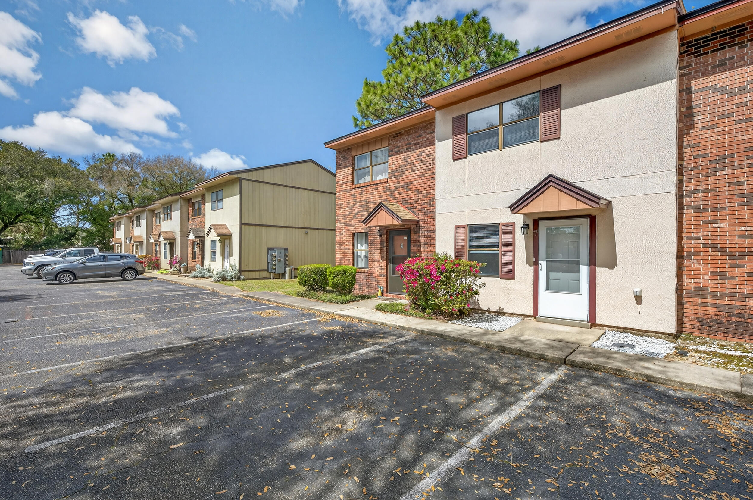 TYNER VILLAS - Residential