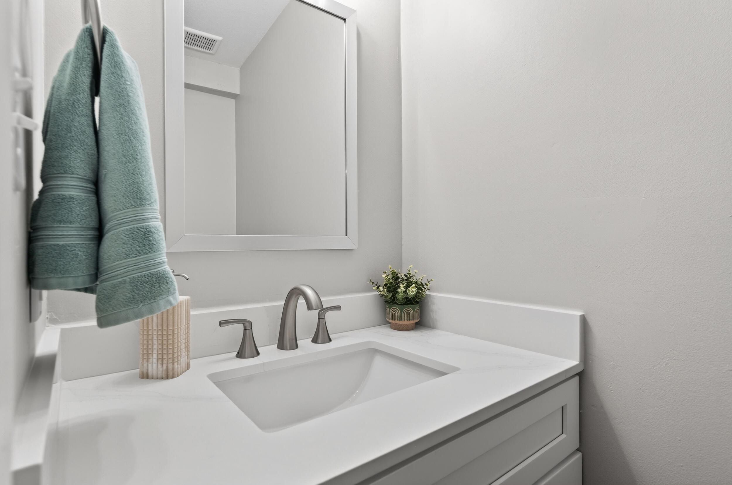 TYNER VILLAS - Residential