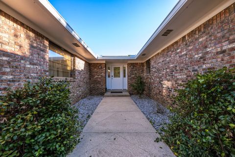 A home in Fort Walton Beach