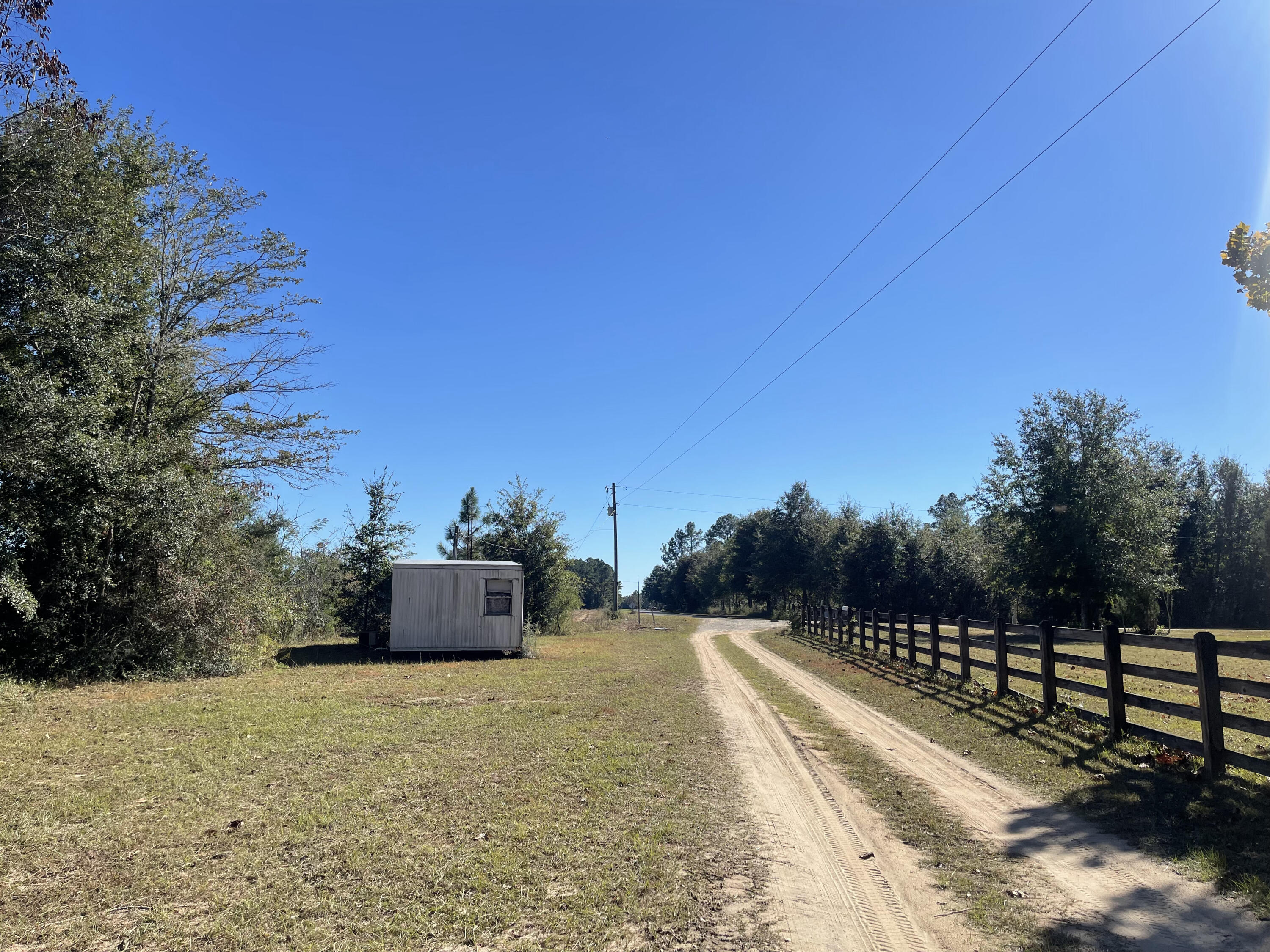 METES & BOUNDS - Land