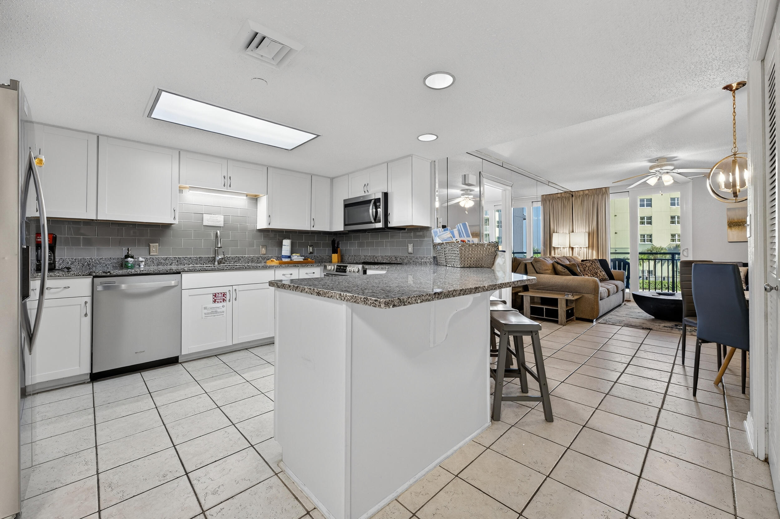 NAUTILUS CONDO - Residential