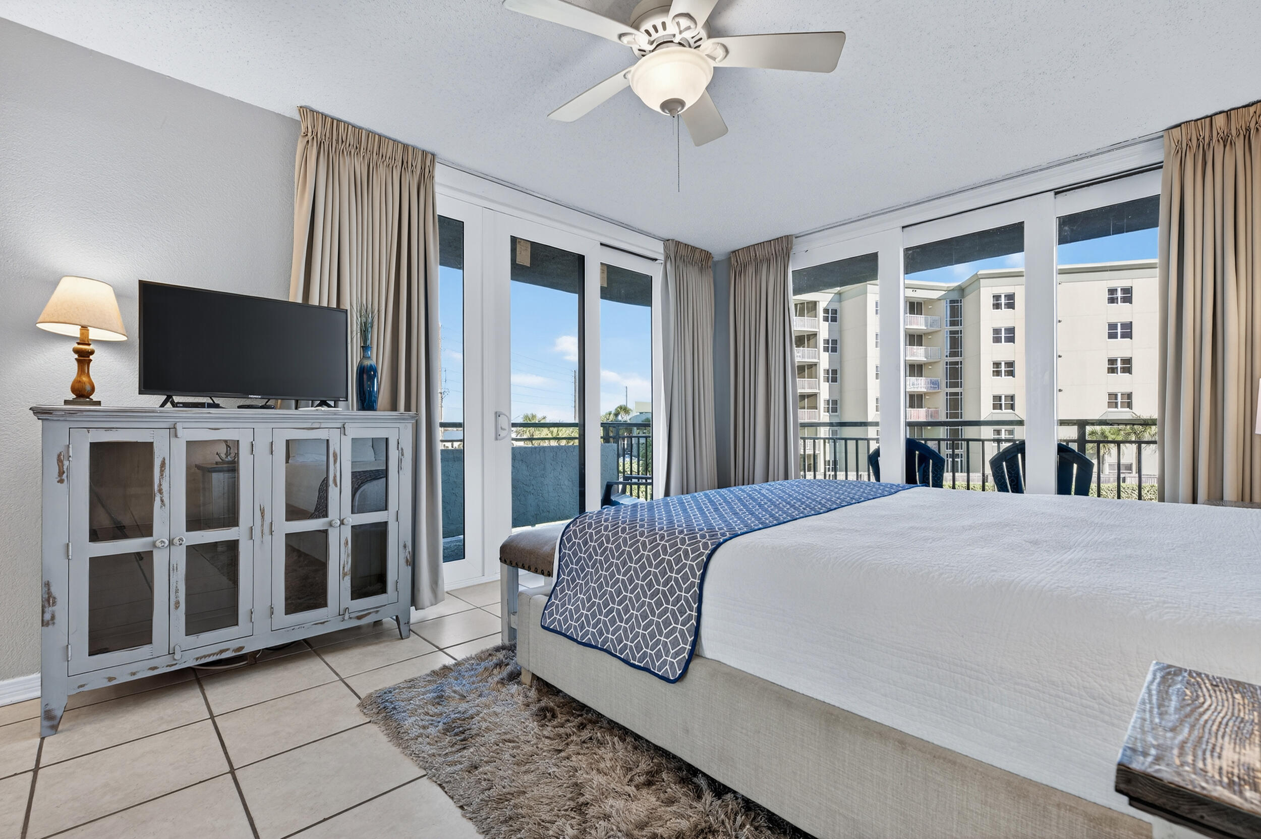 NAUTILUS CONDO - Residential