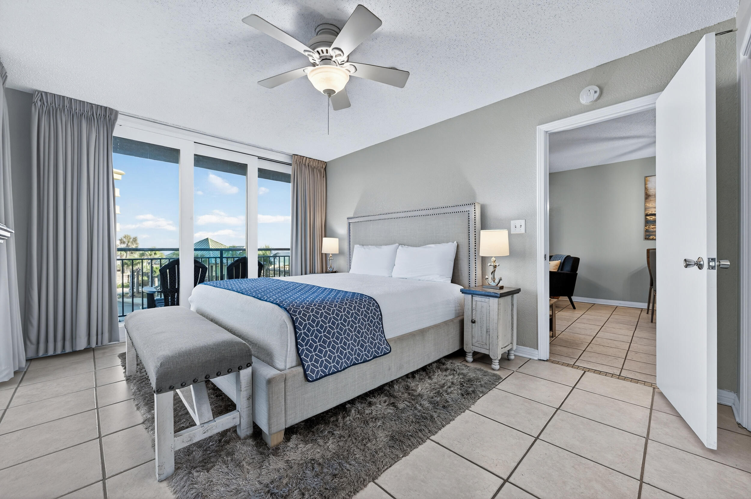 NAUTILUS CONDO - Residential