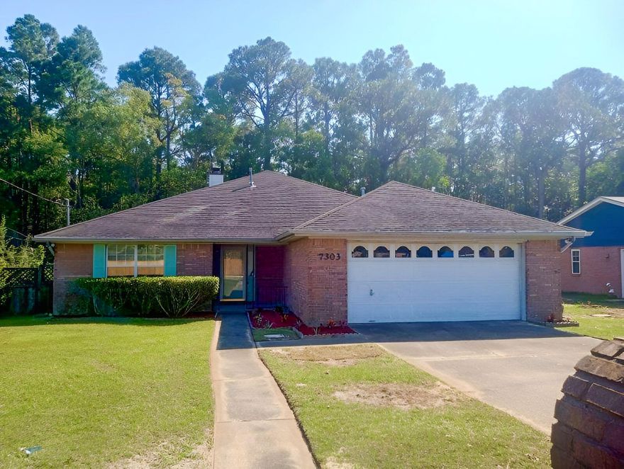 Located within just a few miles from NAS, Naval Hospital, Perdido Beaches, and more; this REO property comes with tons of potential. Built in 1999, this split bedroom design home has vaulted ceilings in living room with fireplace; separate dining area, kitchen with breakfast nook and stainless appliances and an enclosed porch just off the master bedroom. Master bath has double vanity, walk in closet, and handicap shower. A definite must see to appreciate! Home will not qualify for all types of financing. Call today!