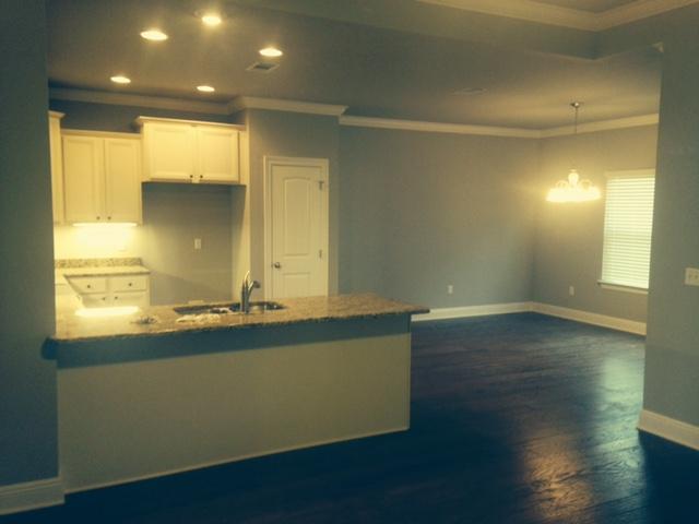 WHISPERING LAKE - Residential