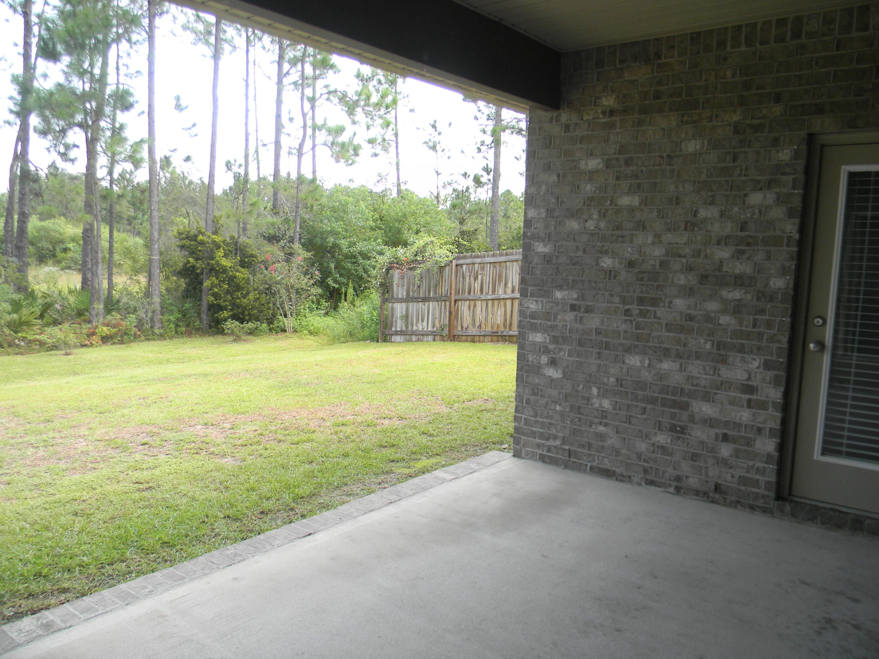 WHISPERING LAKE - Residential