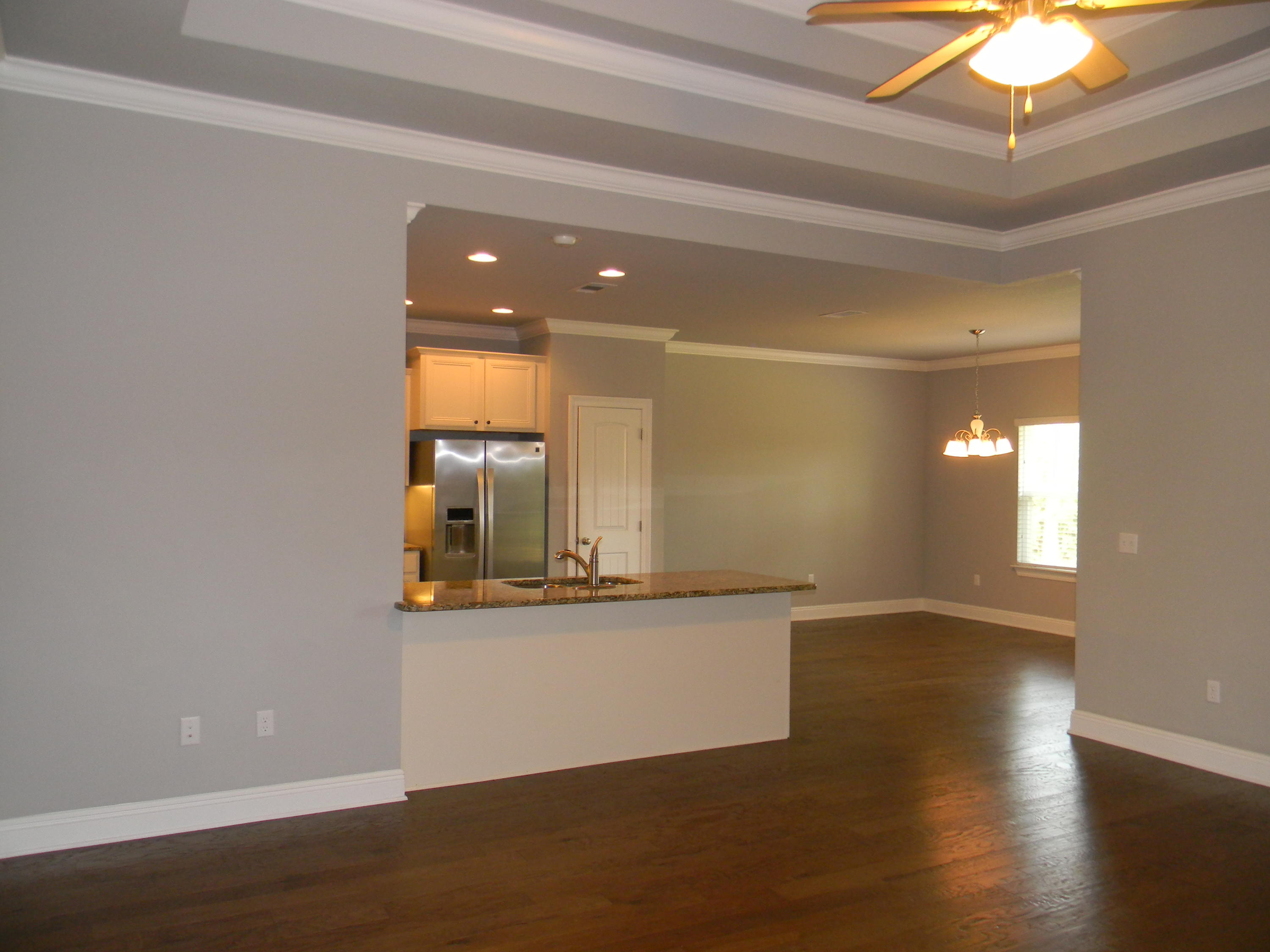 WHISPERING LAKE - Residential