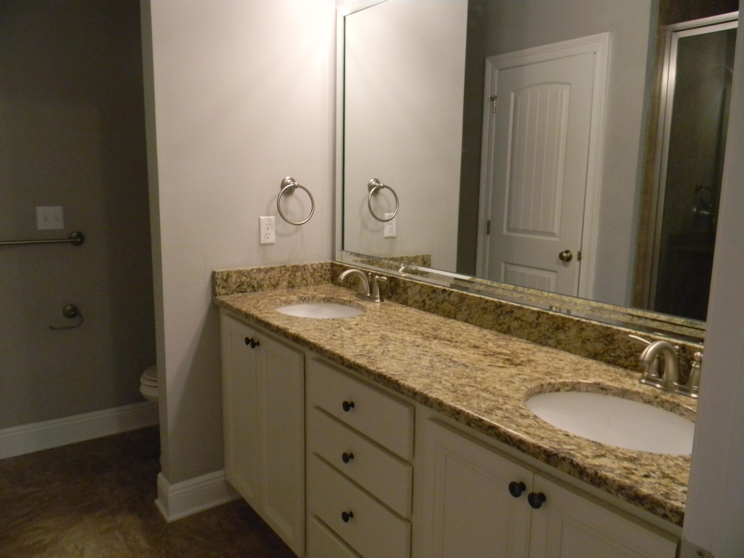 WHISPERING LAKE - Residential