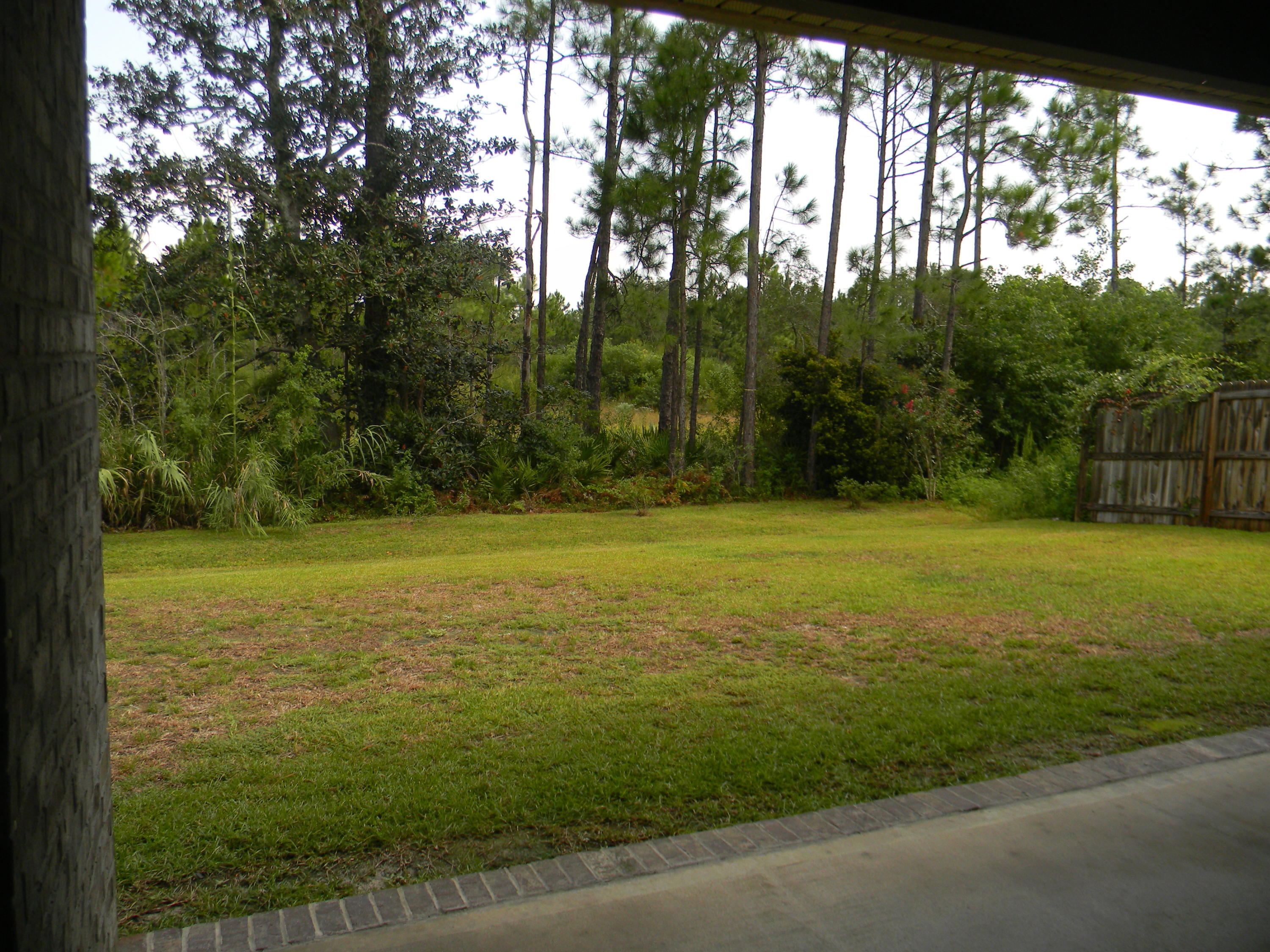 WHISPERING LAKE - Residential