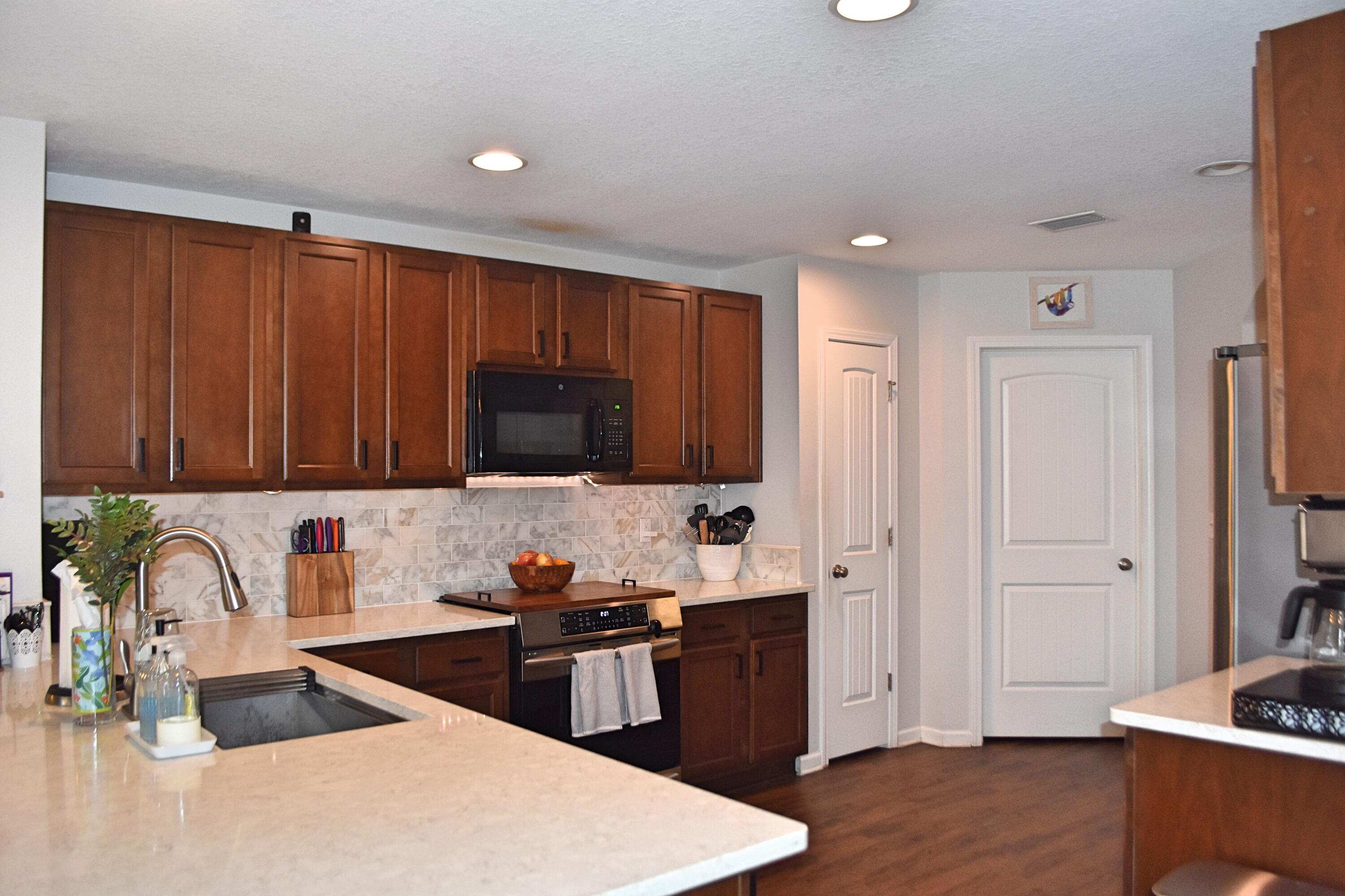 HAMMOCK BAY - Residential Lease