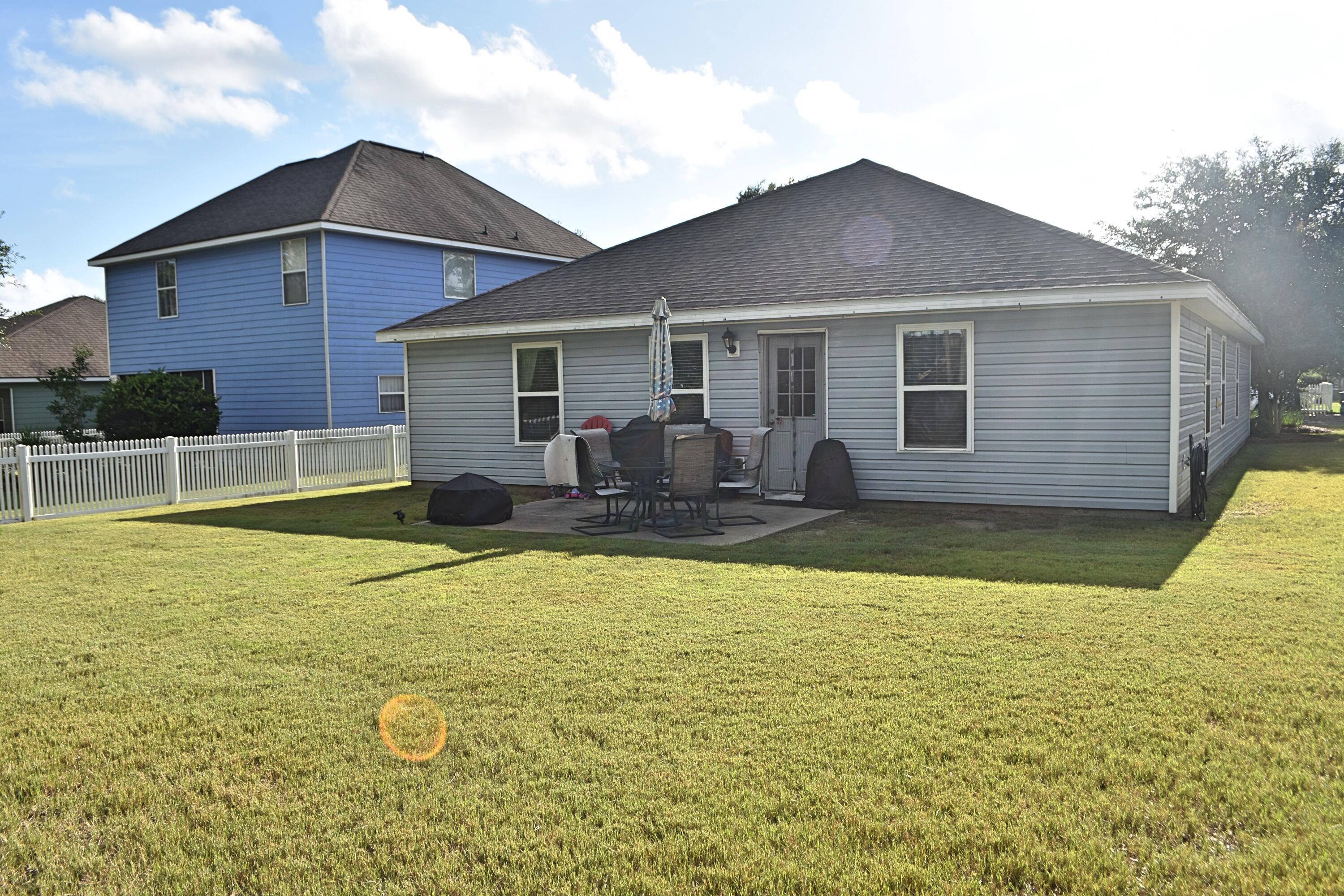 HAMMOCK BAY - Residential Lease