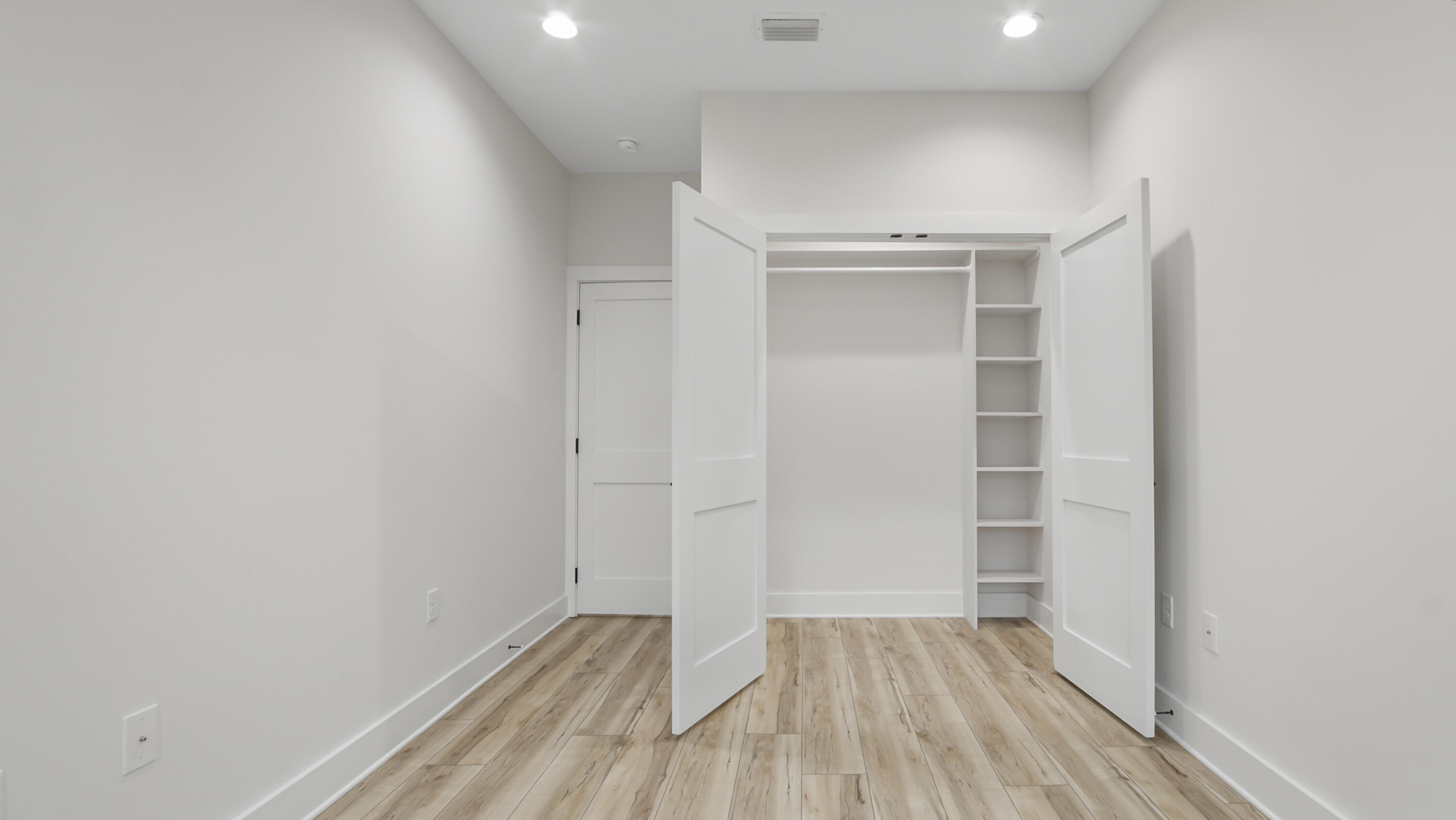 LAGRANGE LANDING - Residential