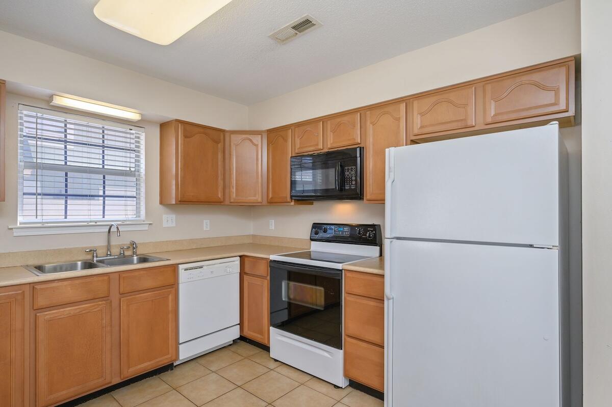 WOODLAND PARK ESTATES - Residential