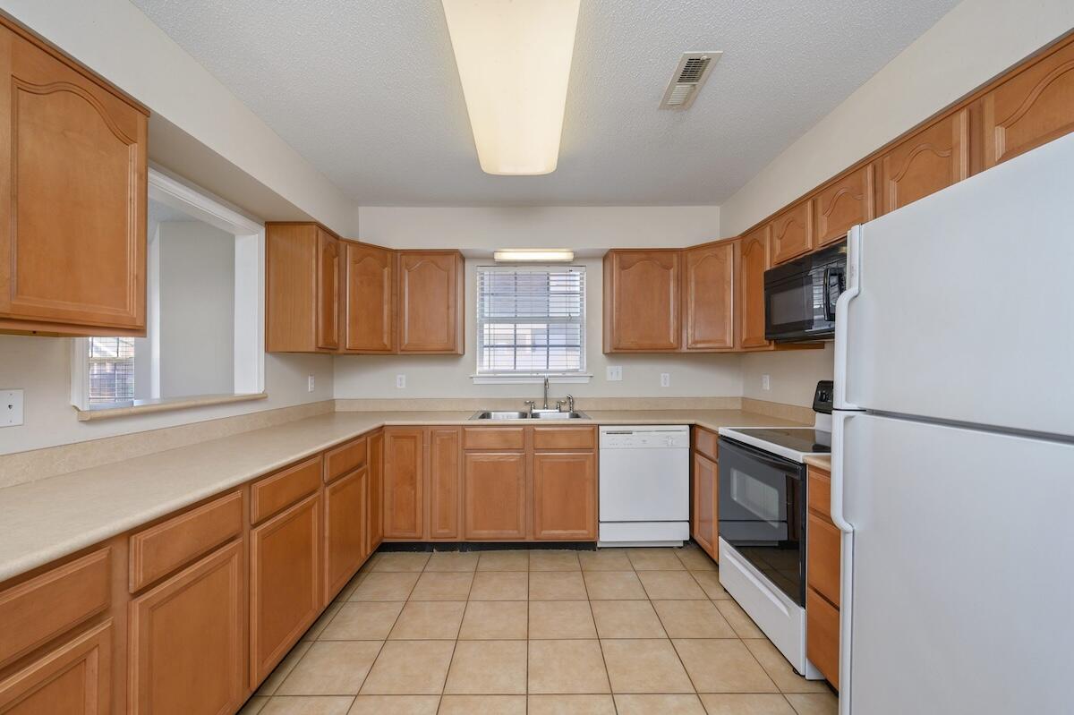 WOODLAND PARK ESTATES - Residential