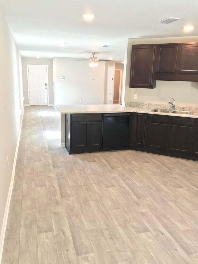 HAMMOCK BAY - Residential Lease