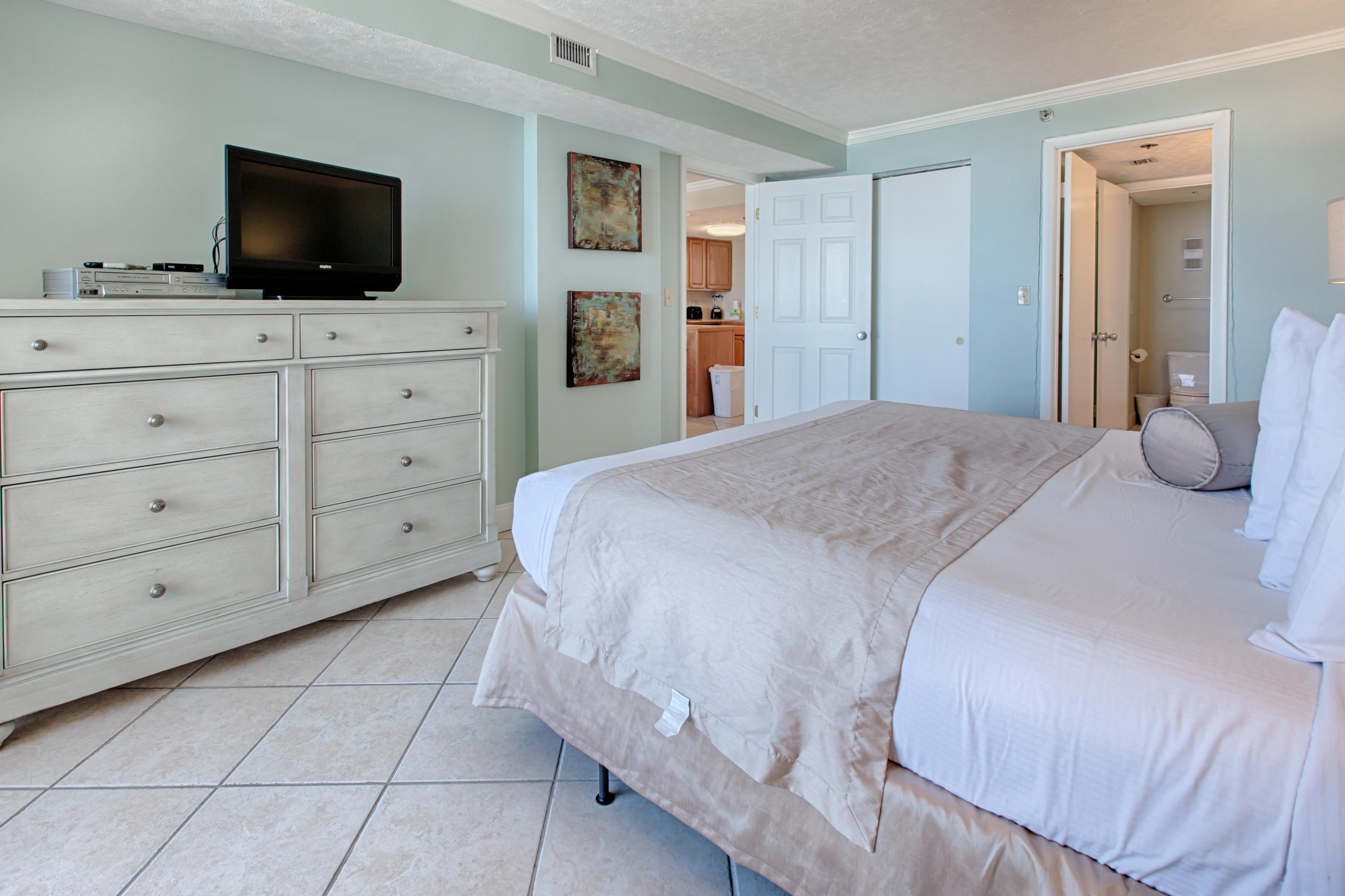 SUNDESTIN INTERNATIONAL CONDO - Residential